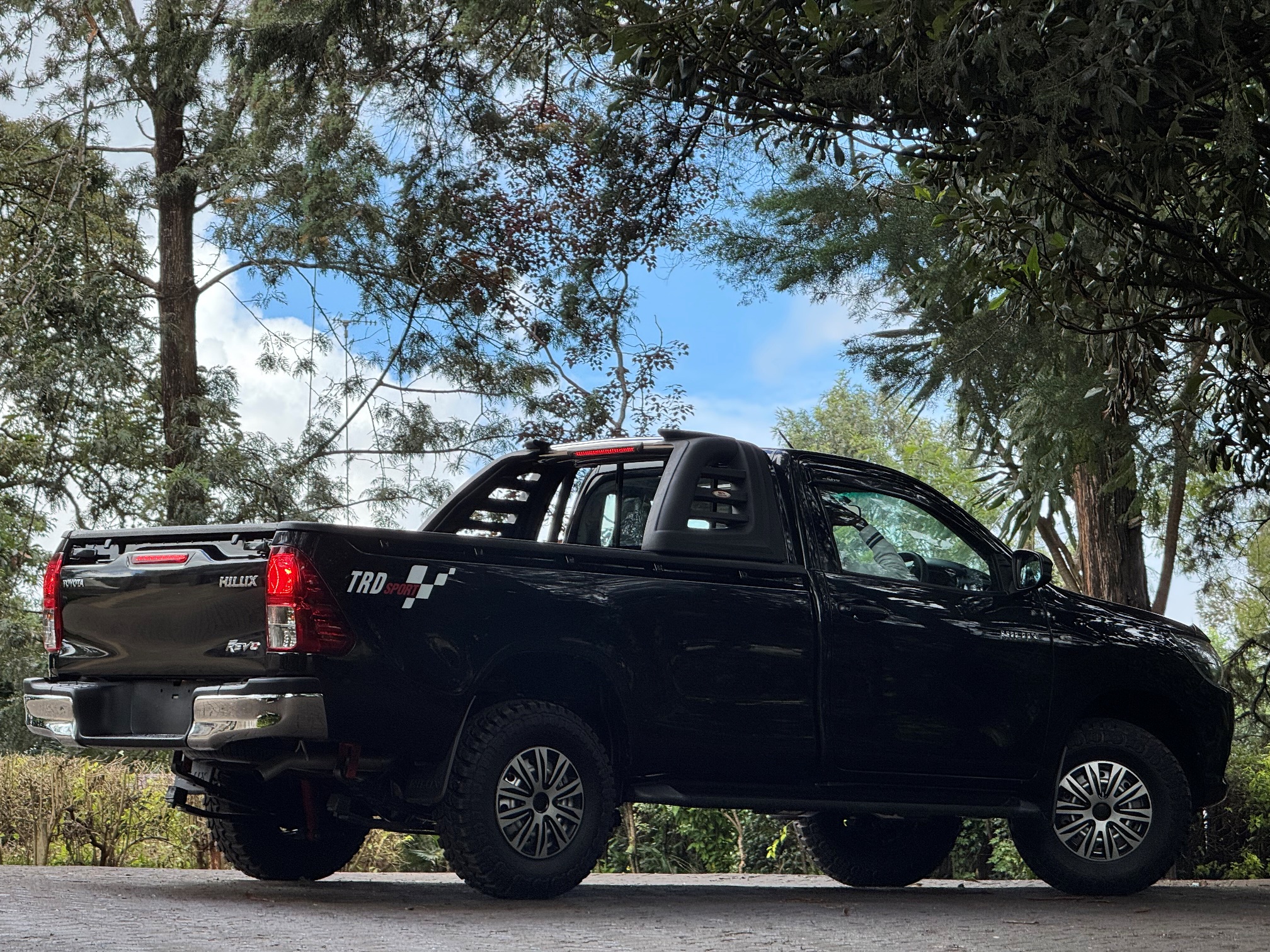TOYOTA HILUX HIGH RIDER