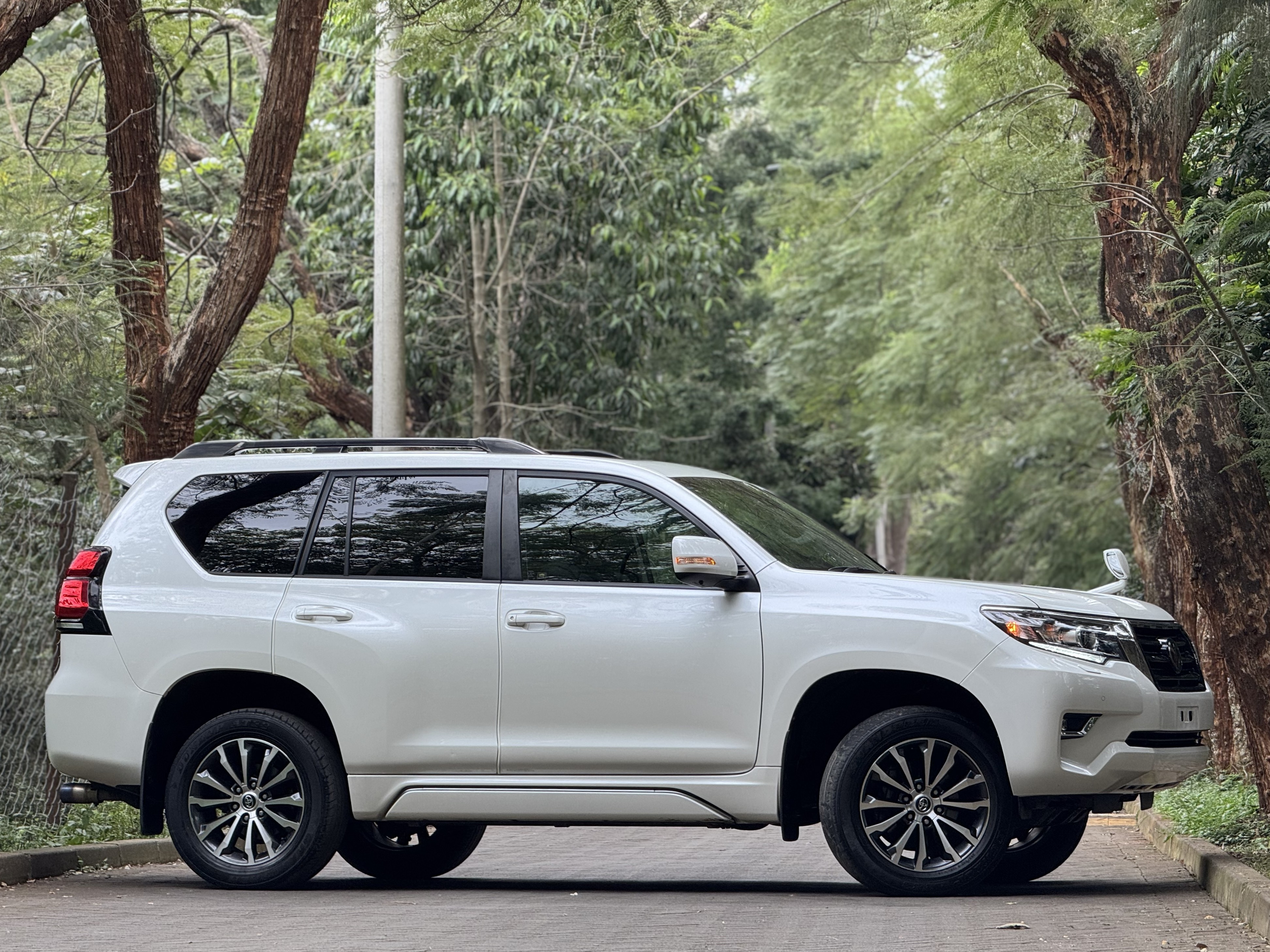 2021 TOYOTA LANDCRUISER PRADO TX.L