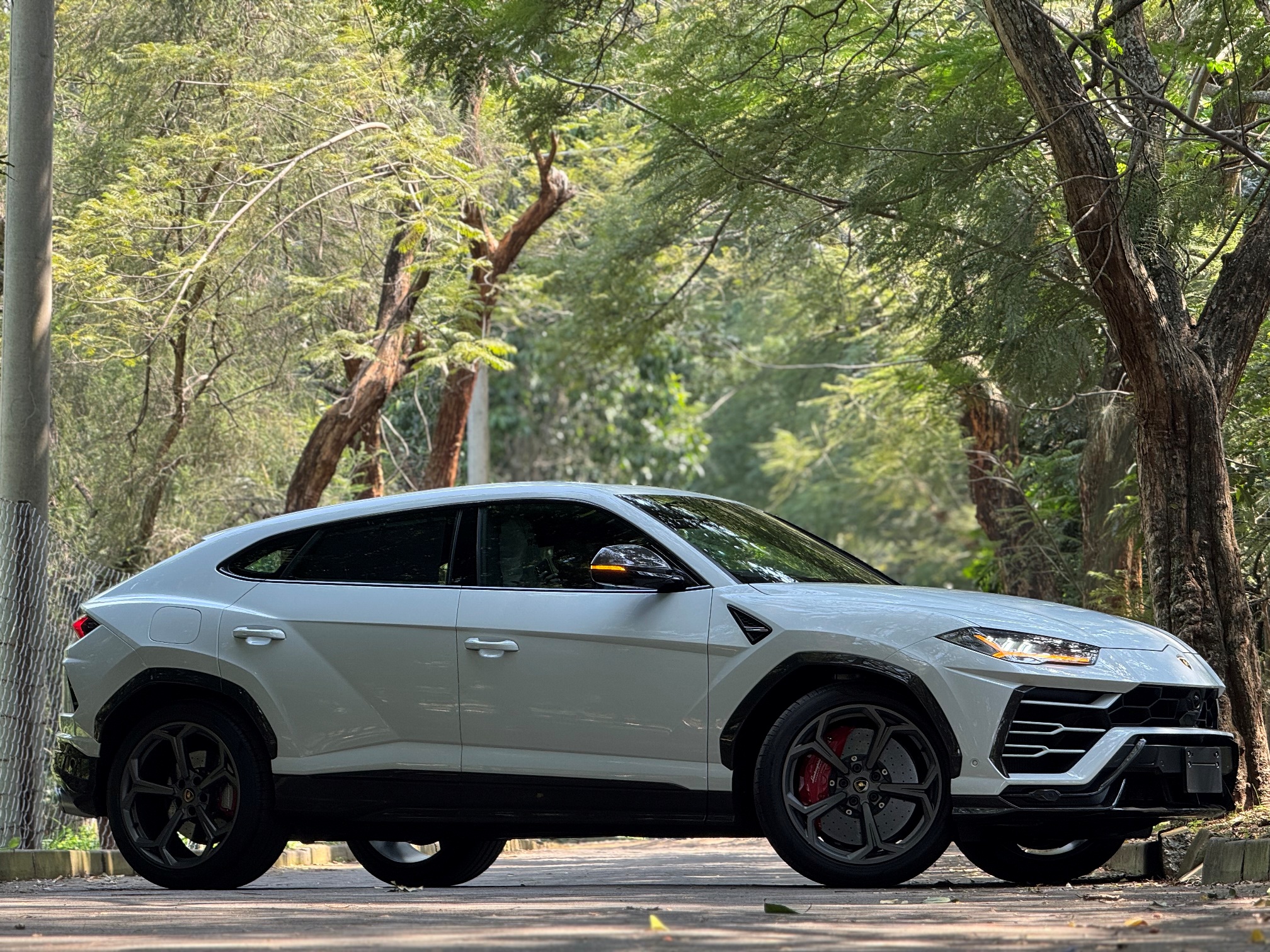 2020 LAMBOGHINI URUS