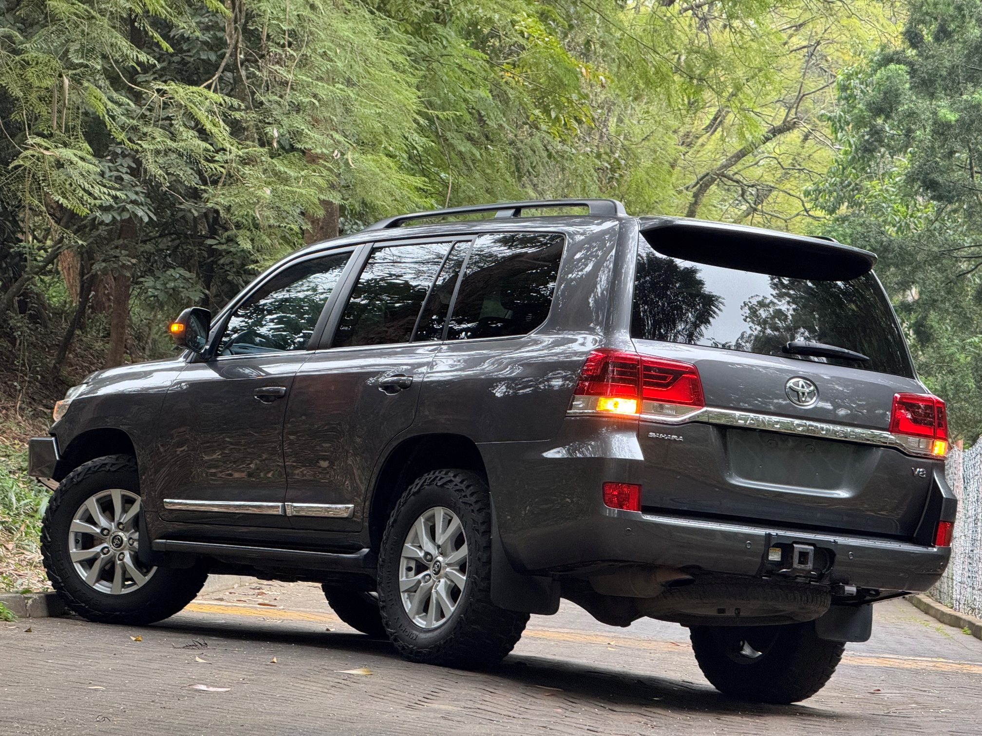 TOYOTA LANDCRUISER SAHARA