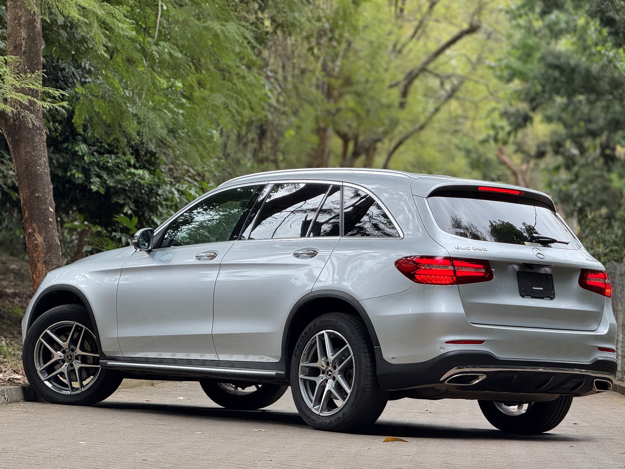 MERCEDES BENZ GLC250 4MATICs