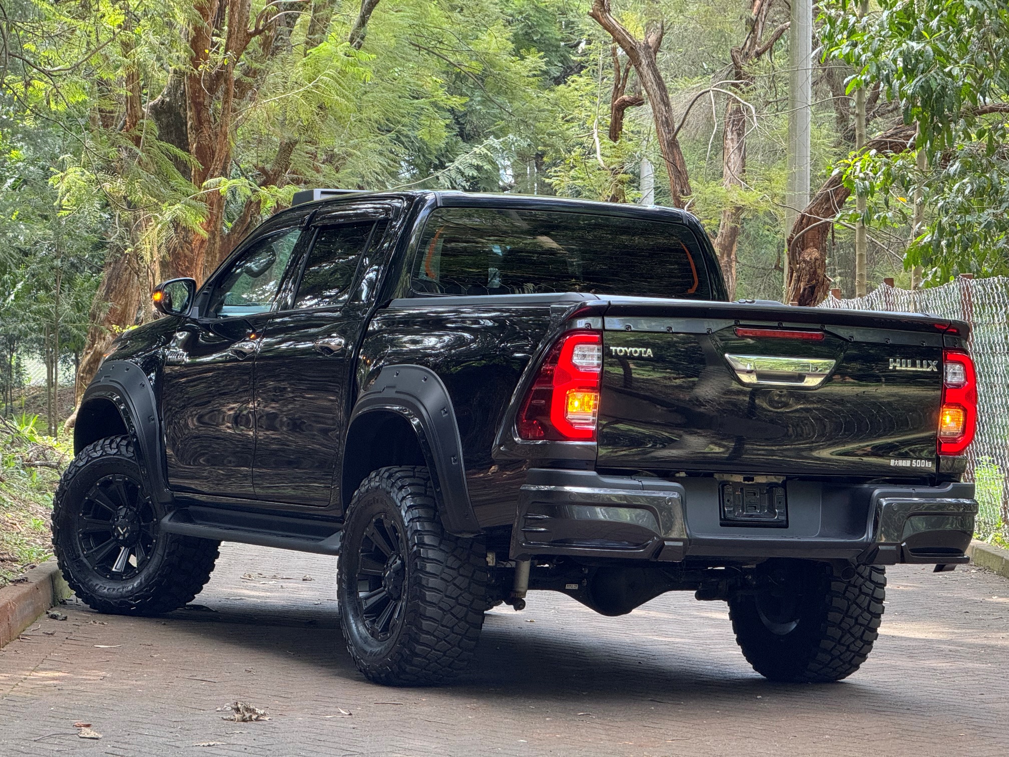 TOYOTA HILUX