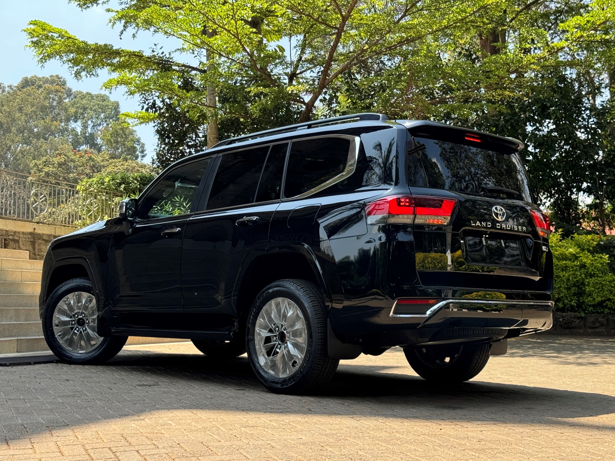 TOYOTA LANDCRUISER VXR SERIES