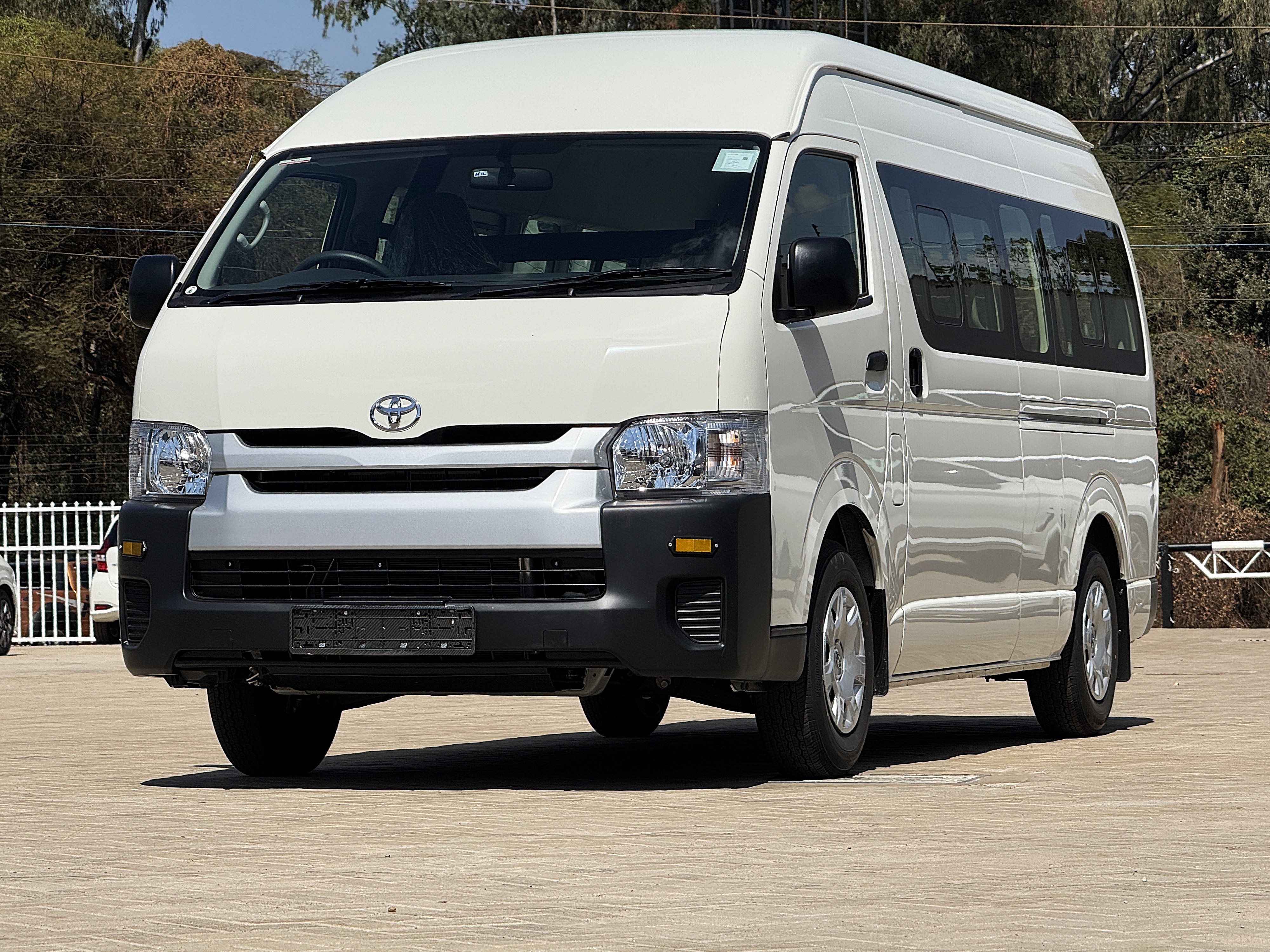 2026 TOYOTA HIACE 9L