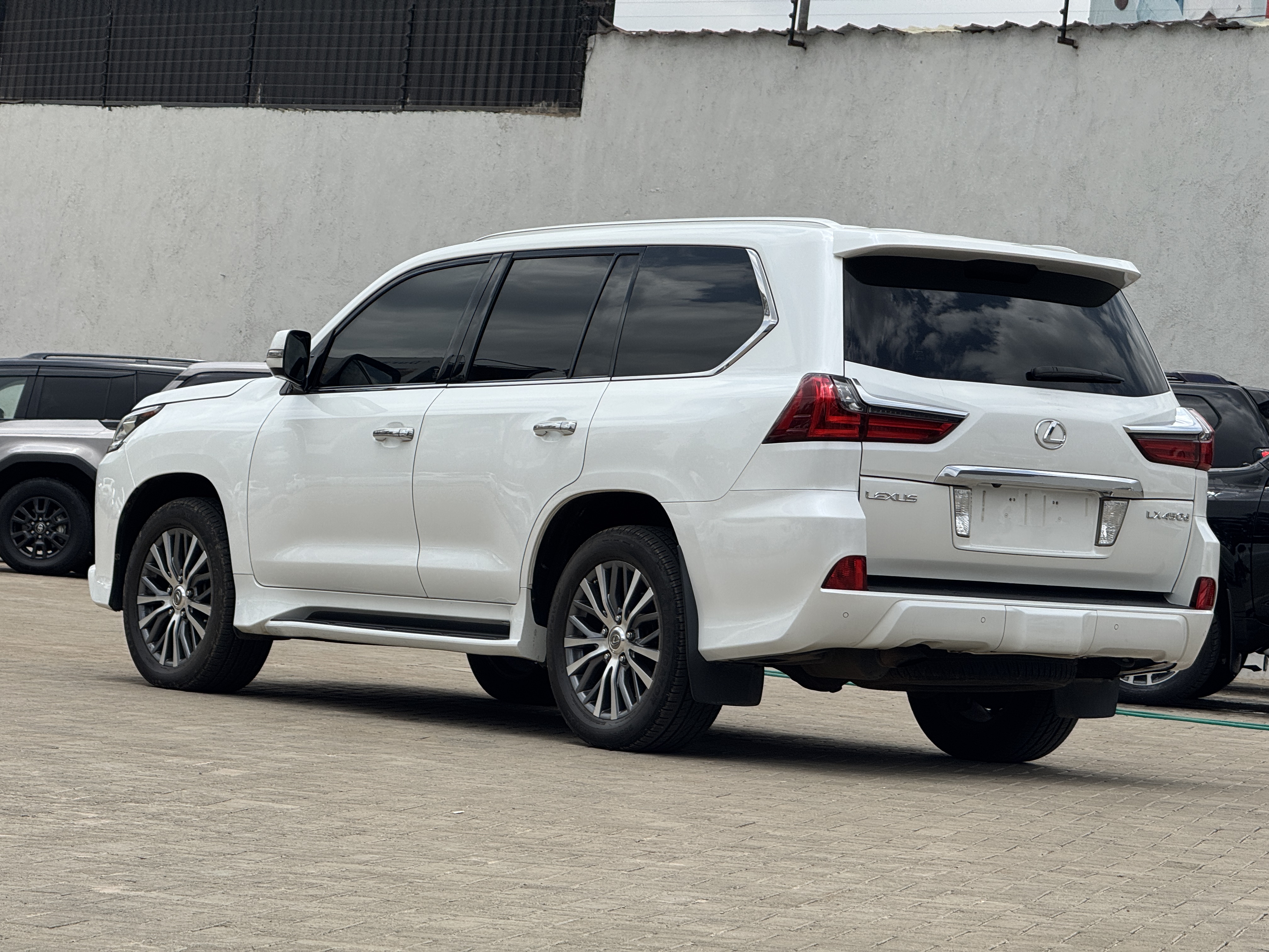 2017 LEXUS LX450d