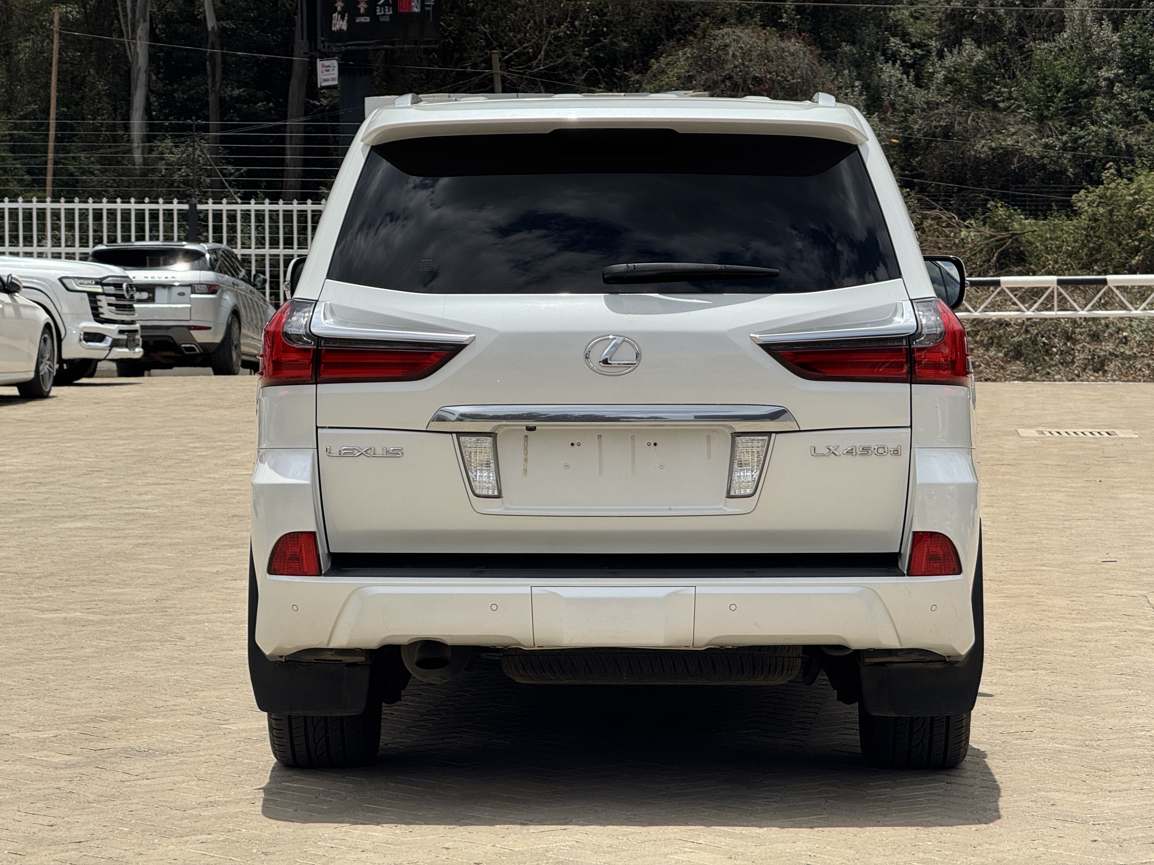 2017 LEXUS LX450d