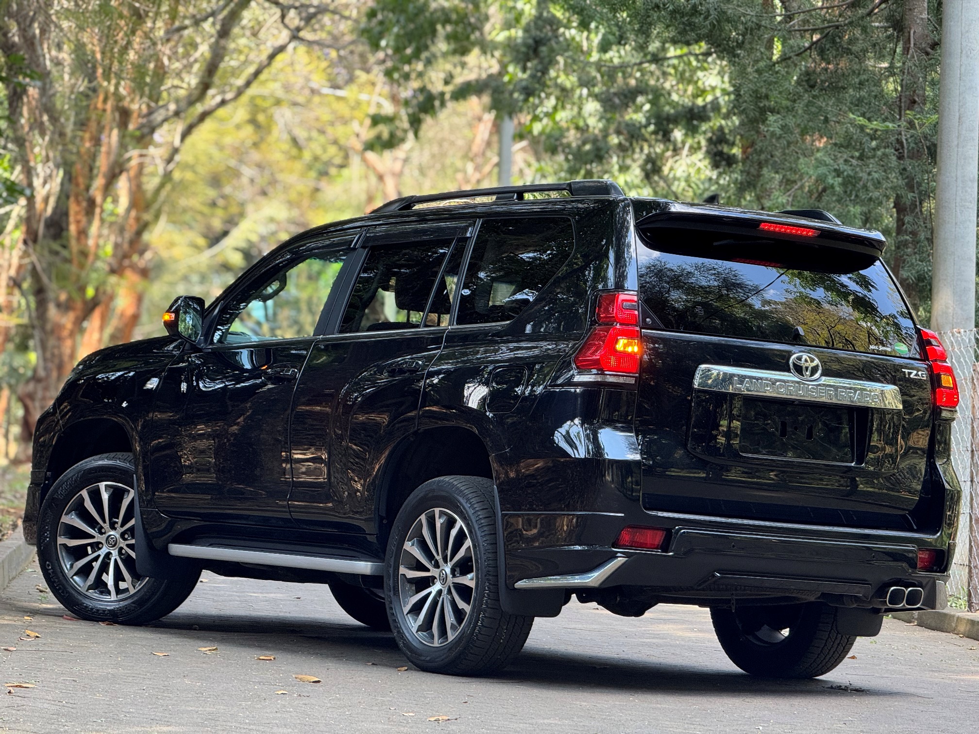 TOYOTA LANDCRUISER PRADO TZ.G