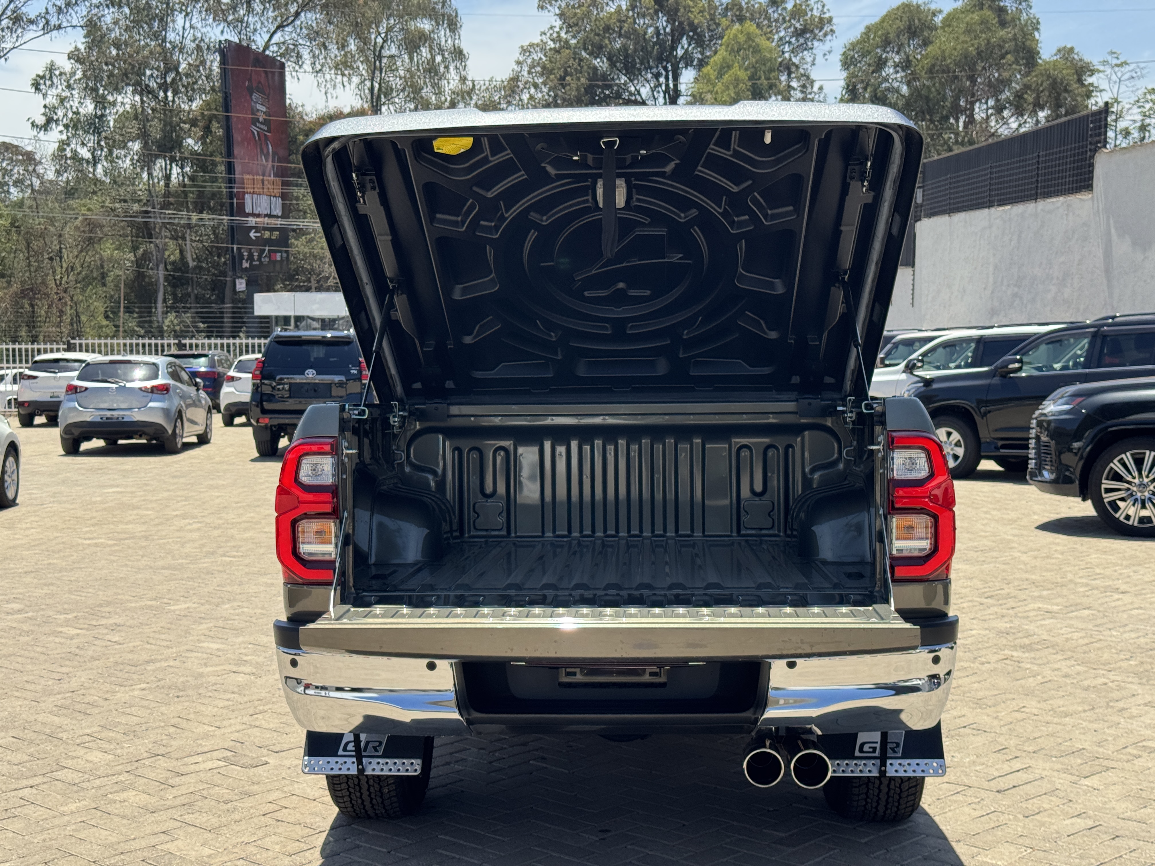 2022 TOYOTA HILUX