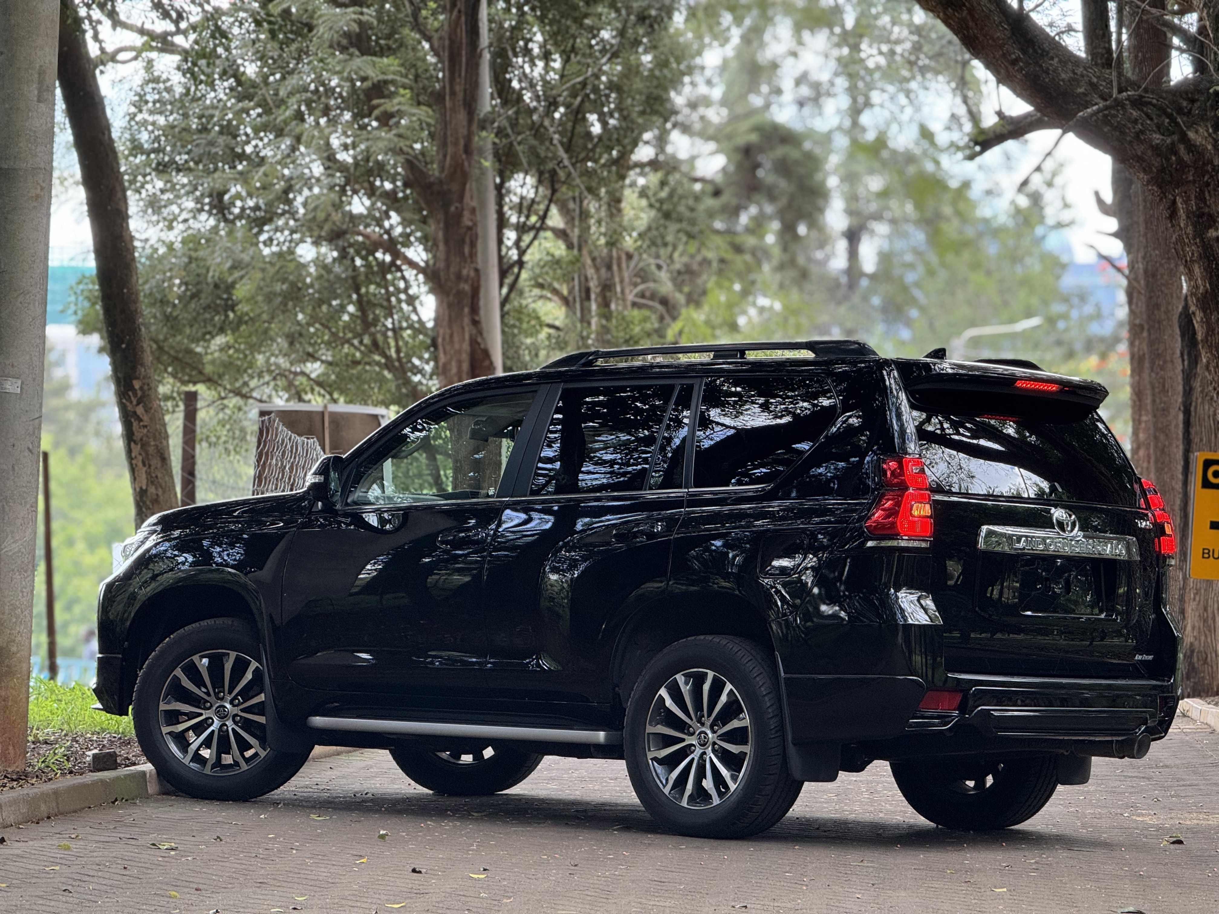 2020 TOYOTA LANDCRUISER TZ.G