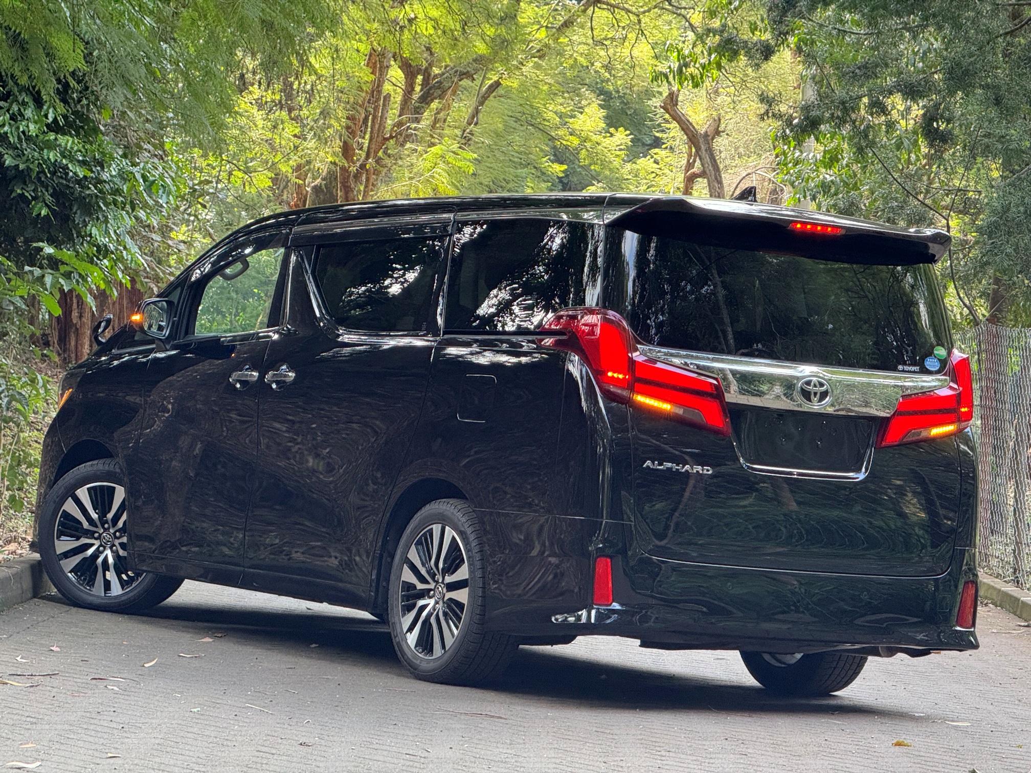TOYOTA ALPHARD