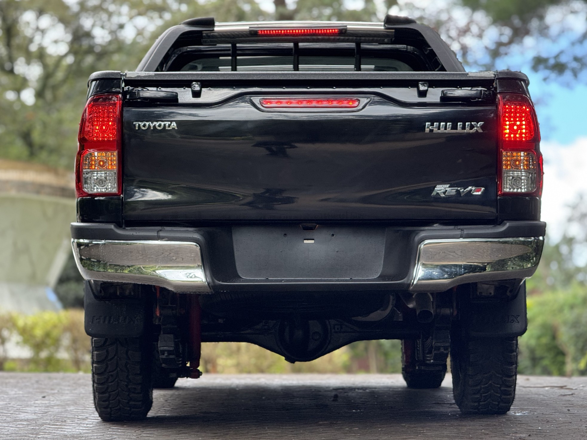 TOYOTA HILUX HIGH RIDER