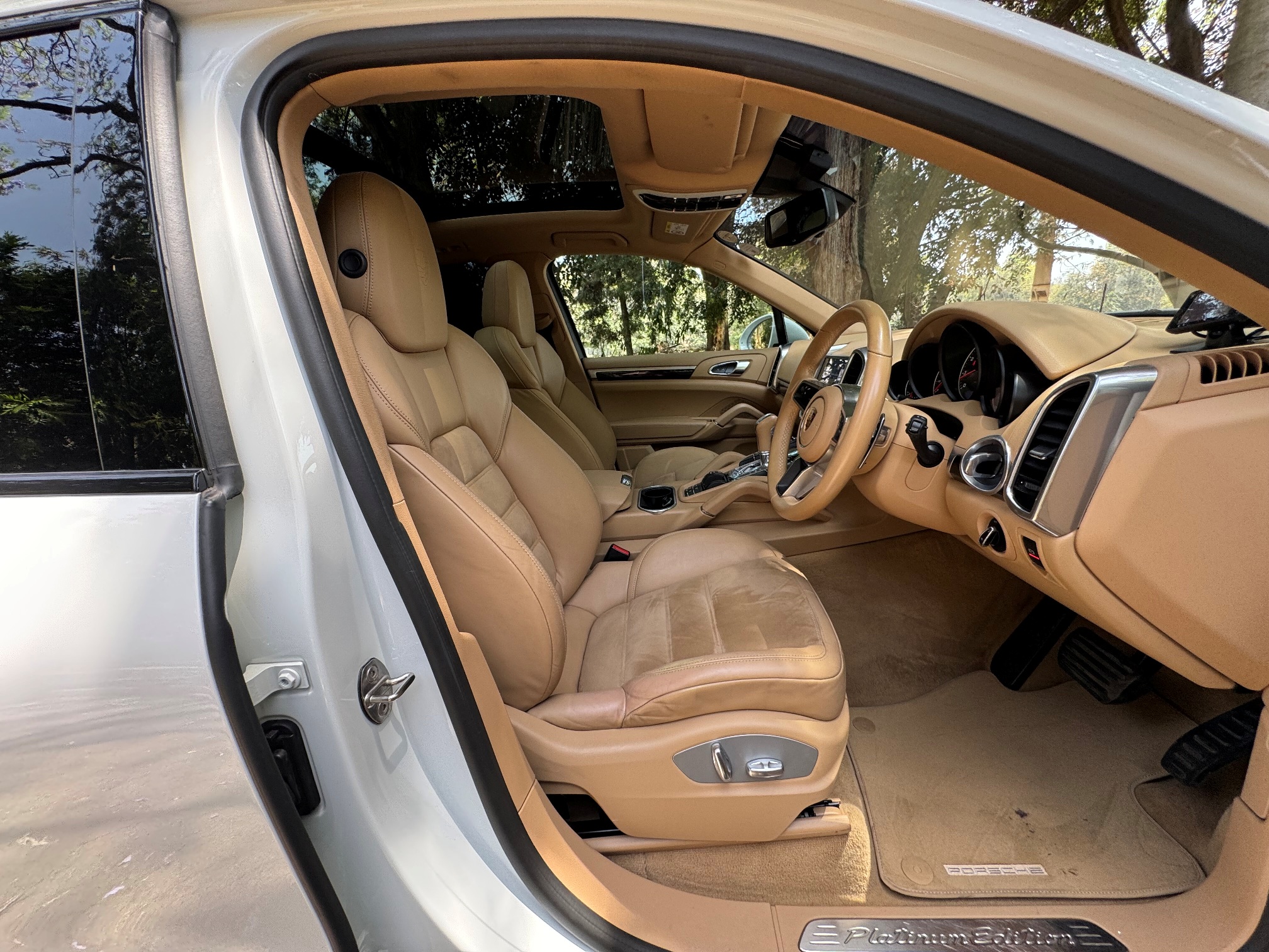 PORSCHE CAYENNE PLATINUM EDITION