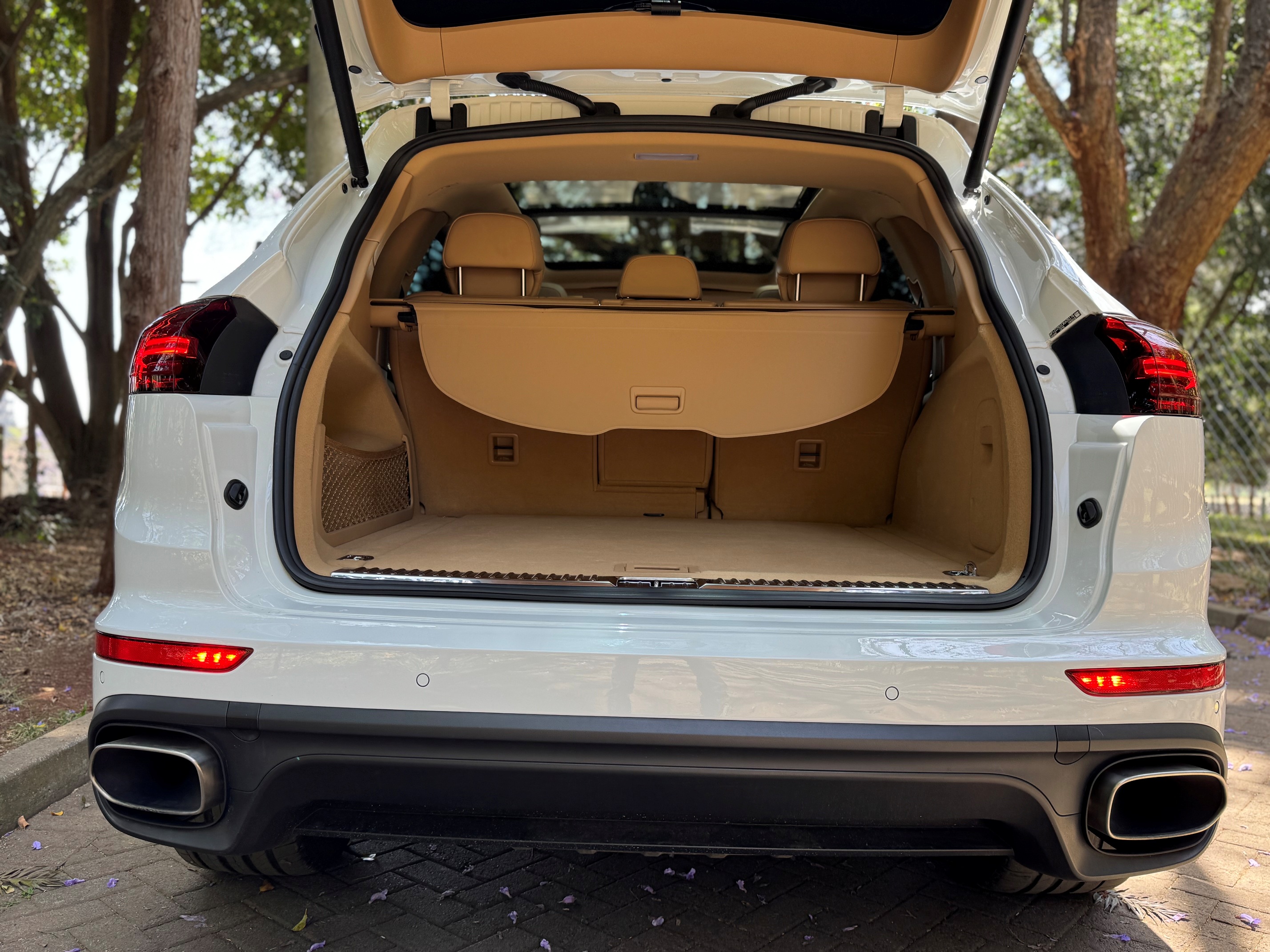 PORSCHE CAYENNE PLATINUM EDITION