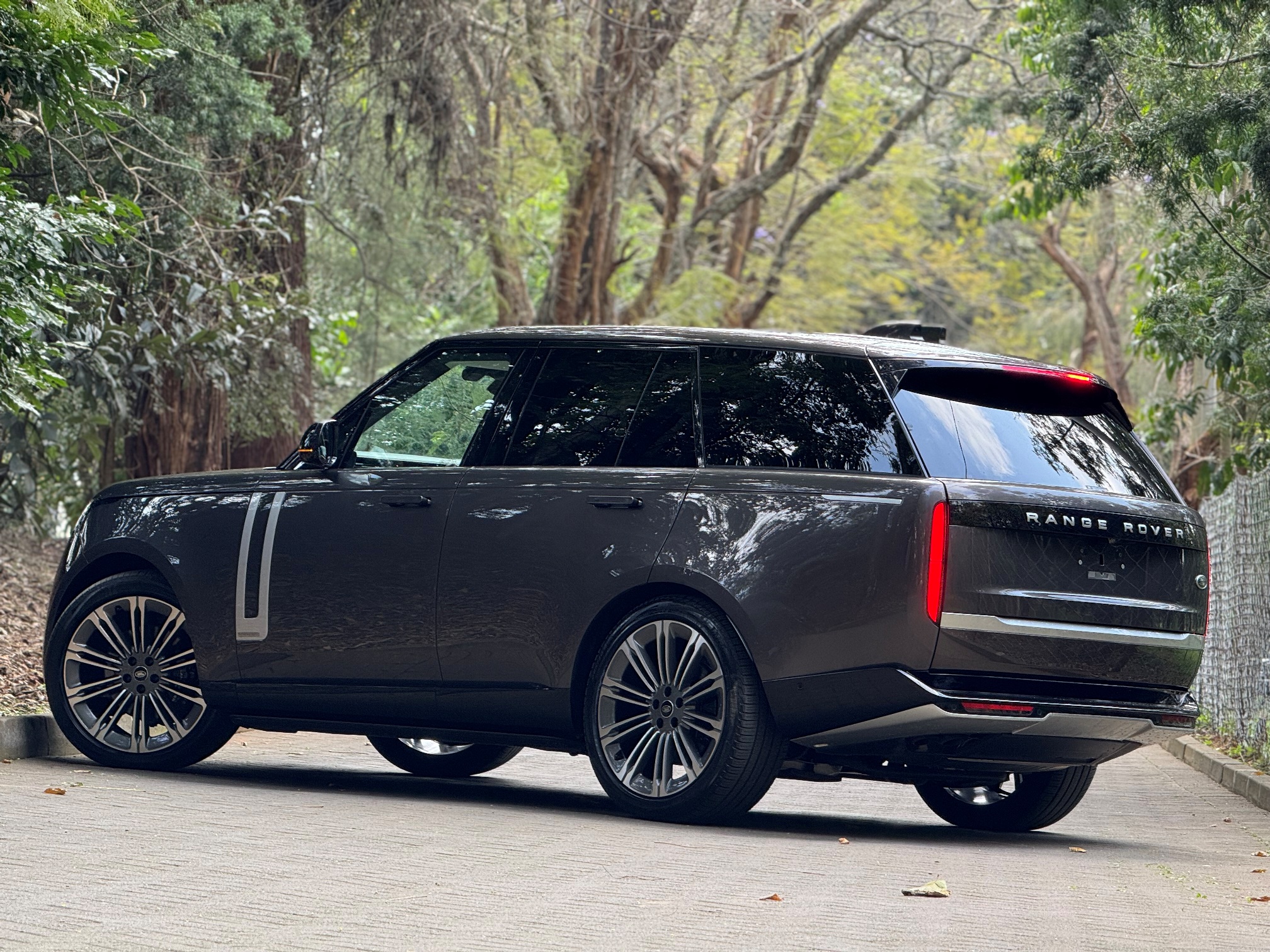 RANGE ROVER AUTOBIOGRAPHY