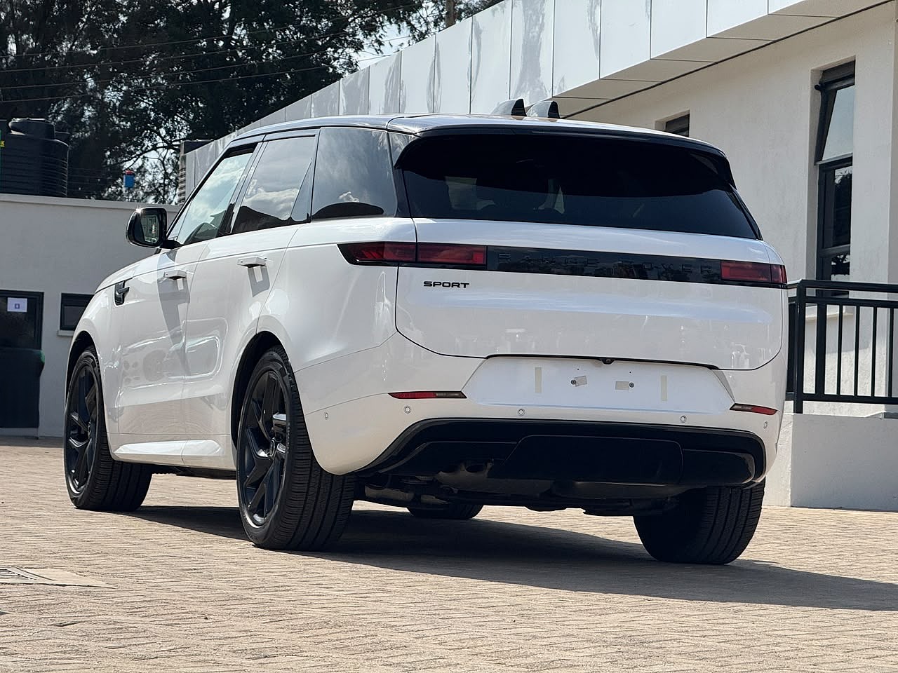2023 RANGE ROVER SPORT