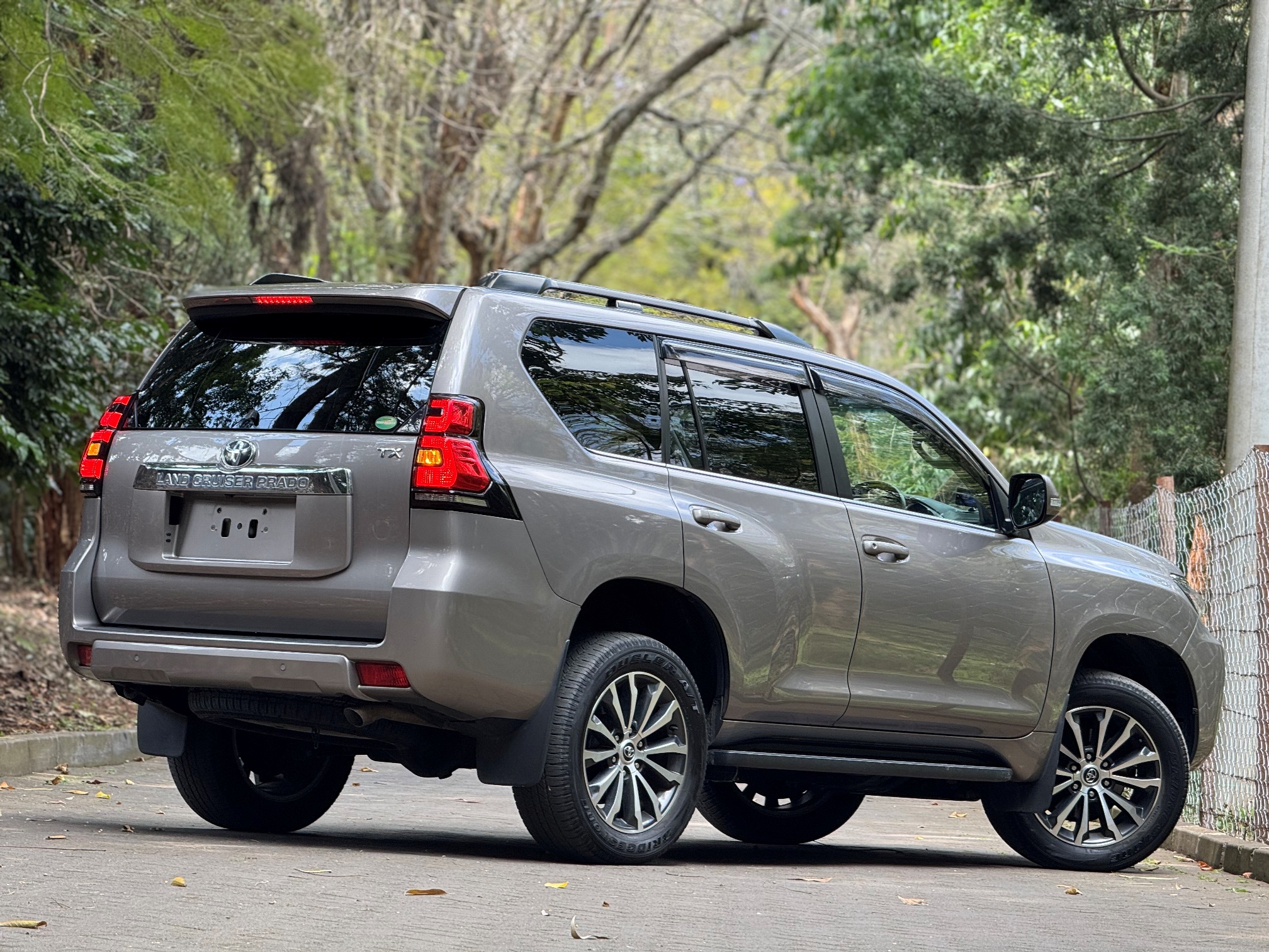 TOYOTA LANDCRUISER PRADO