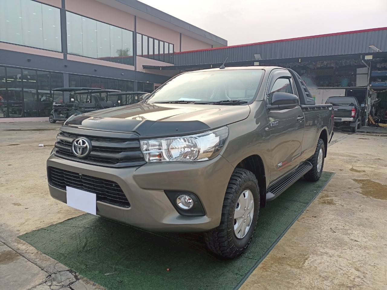 TOYOTA HILUX HIGHRIDER