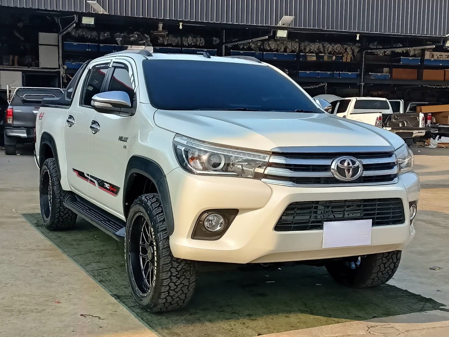 TOYOTA HILUX REVO