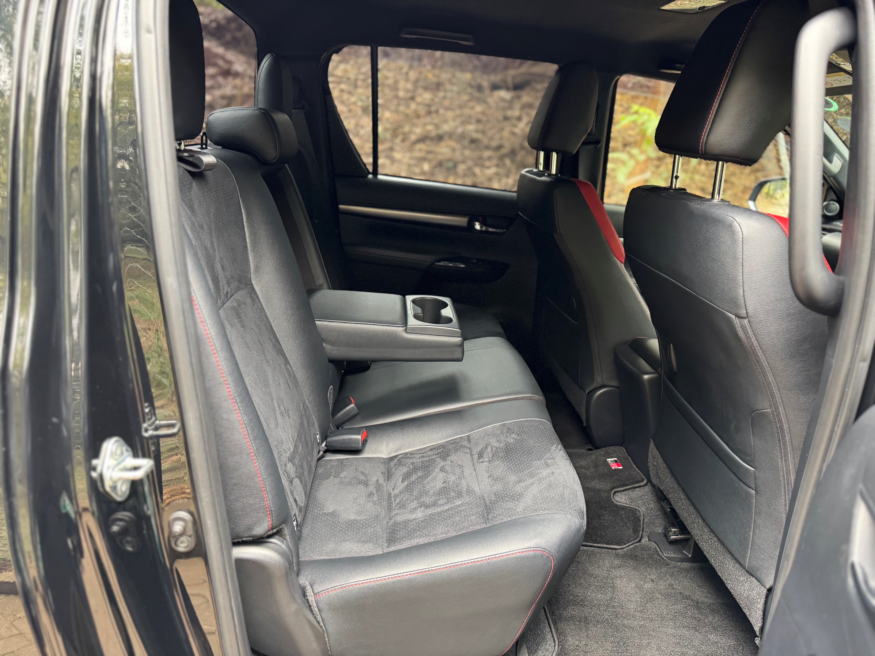 TOYOTA HILUX GR SPORT
