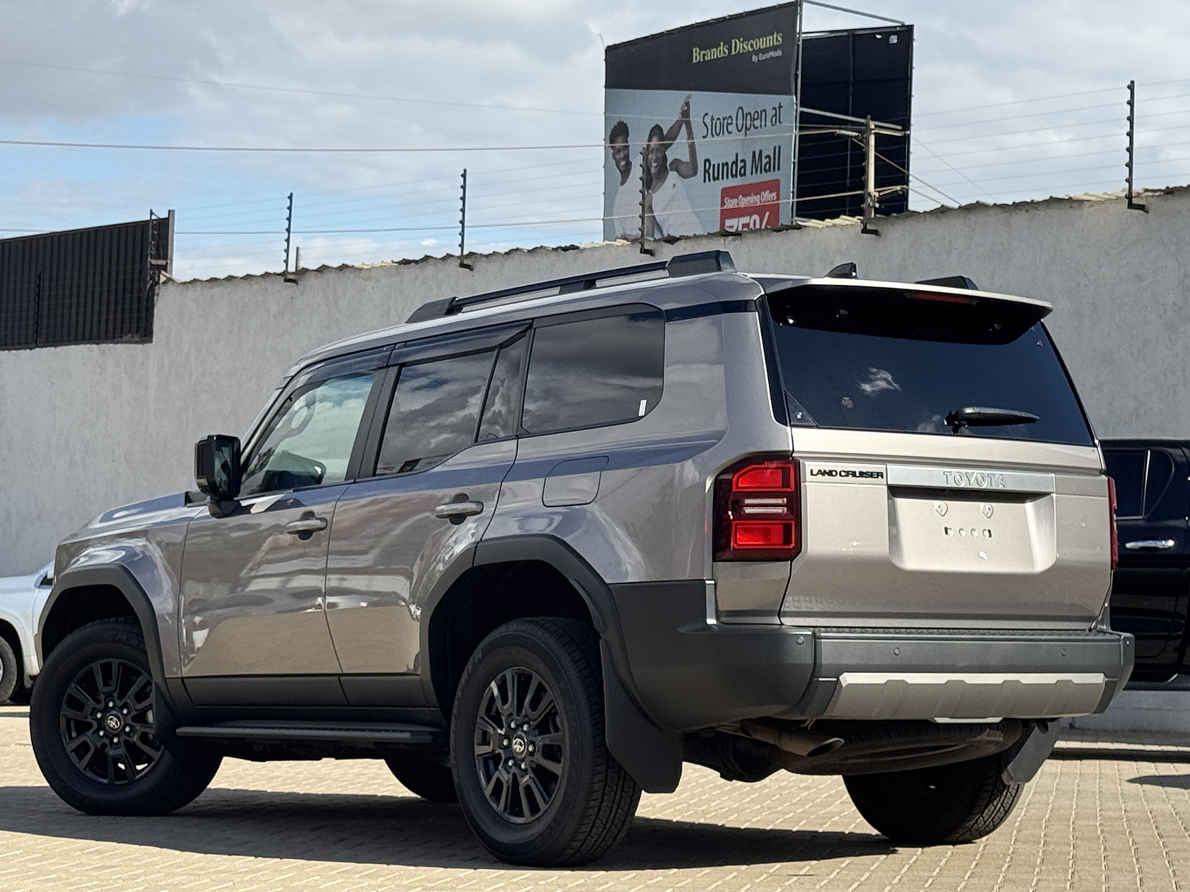 2024 TOYOTA LANDCRUISER J250