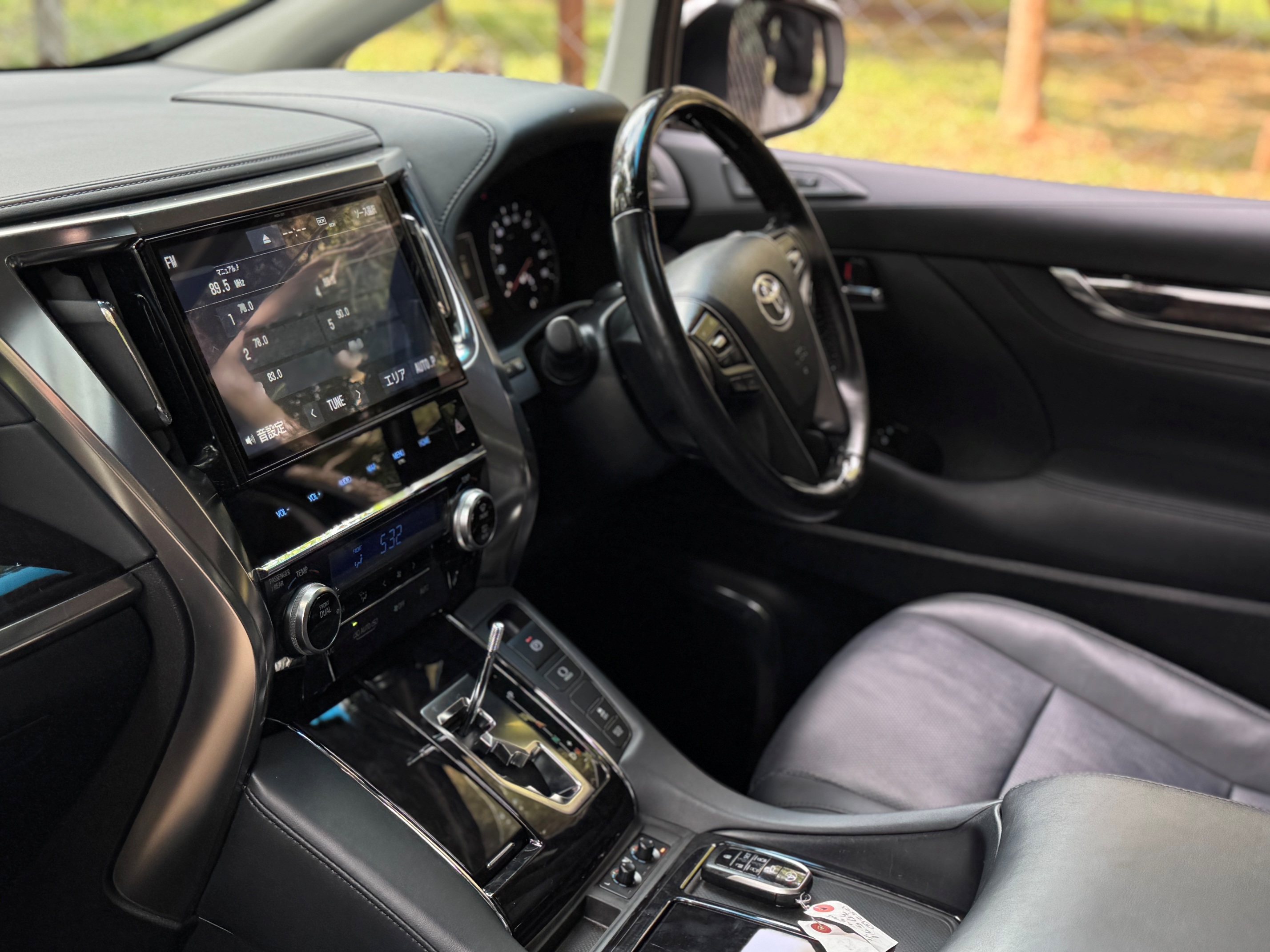 TOYOTA ALPHARD