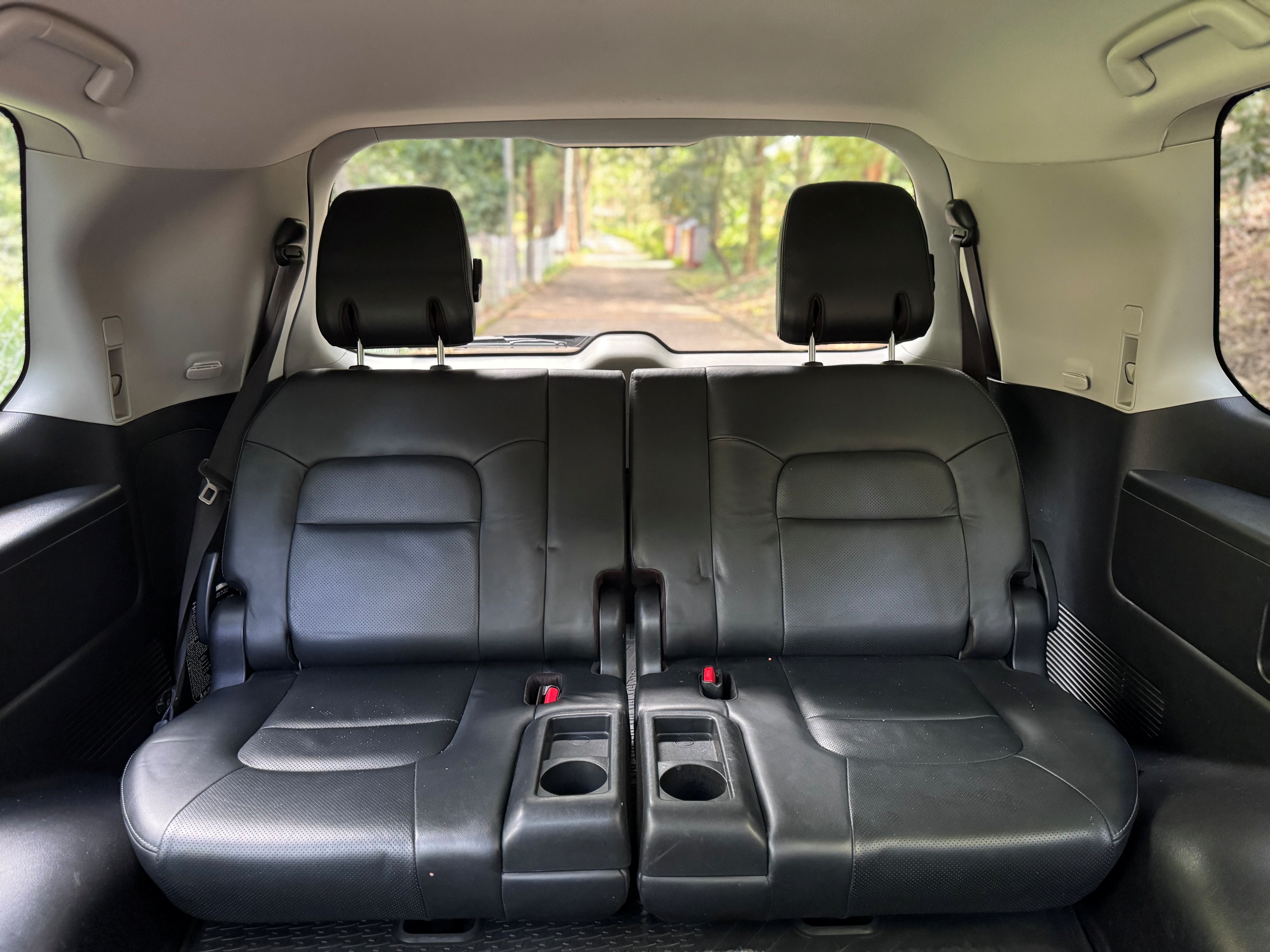 TOYOTA LANDCRUISER V8 SAHARA