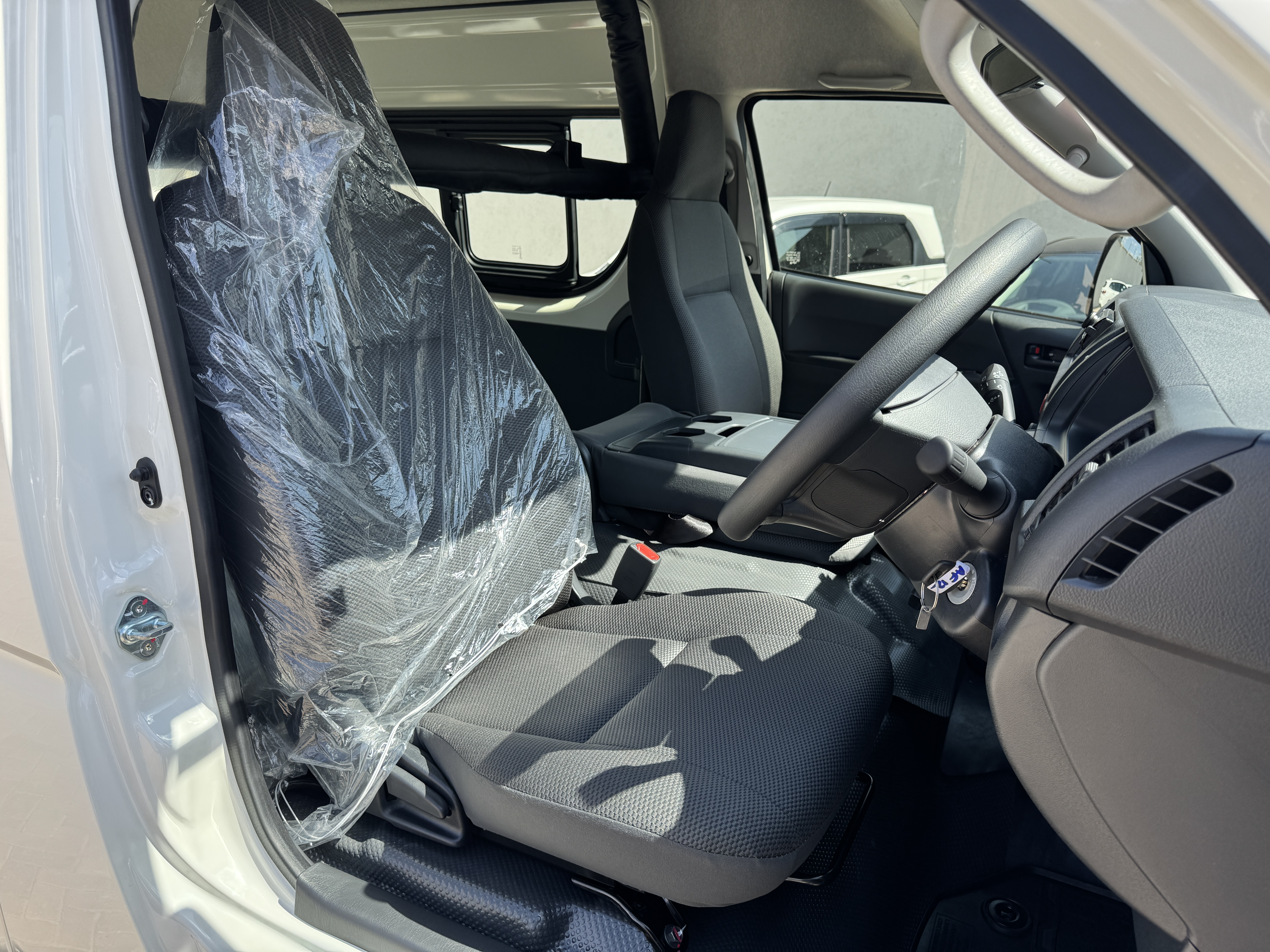 2026 TOYOTA HIACE 9L