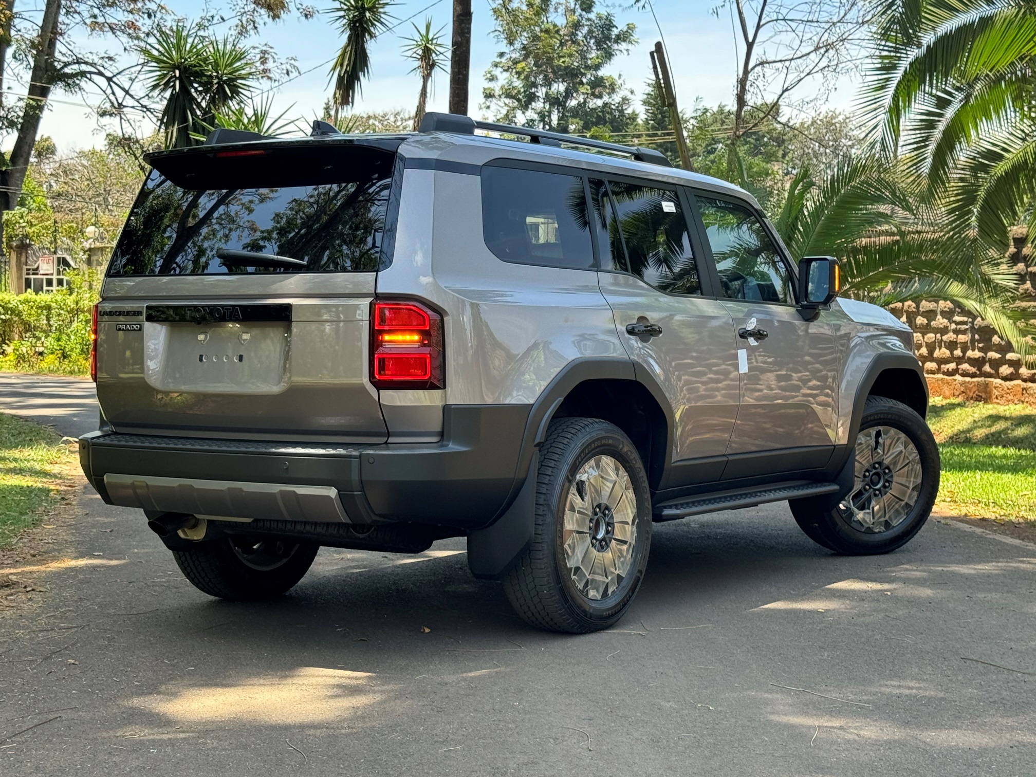 TOYOTA LANDCRUISER PRADO J250