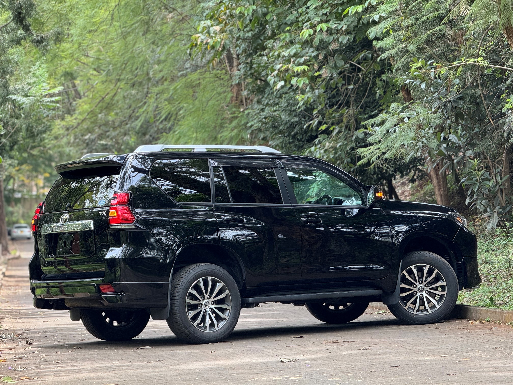 TOYOTA LANDCRUISER PRADO