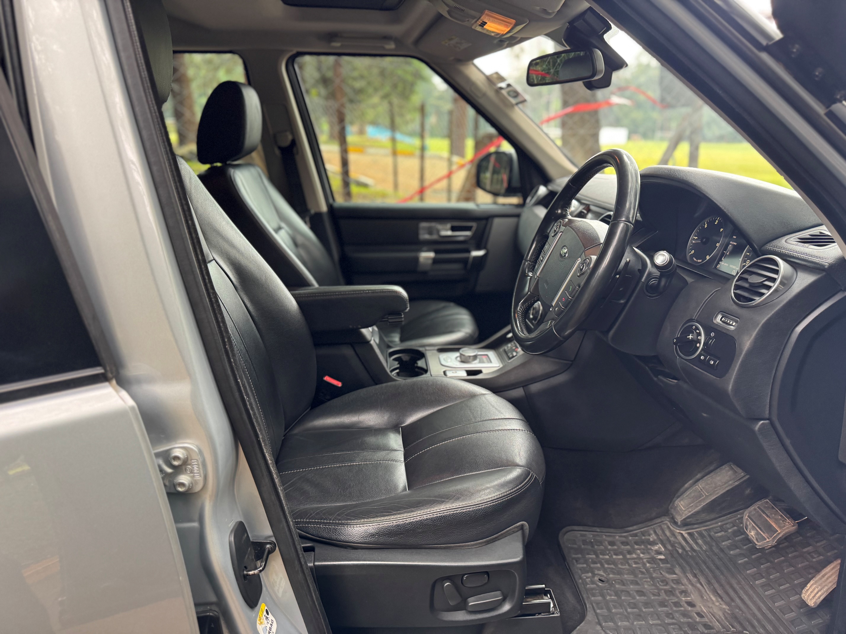 2015 LANDROVER DISCOVERY 4