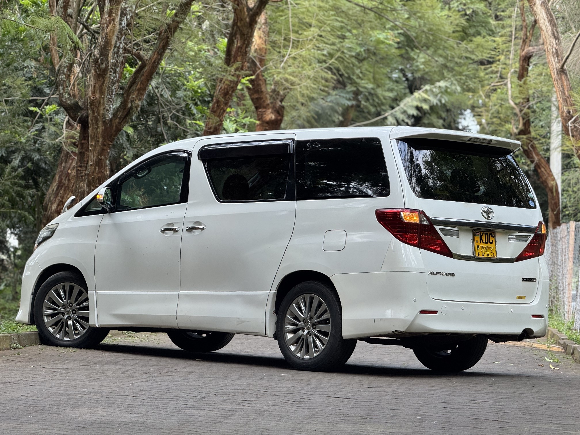 TOYOTA ALPHARD