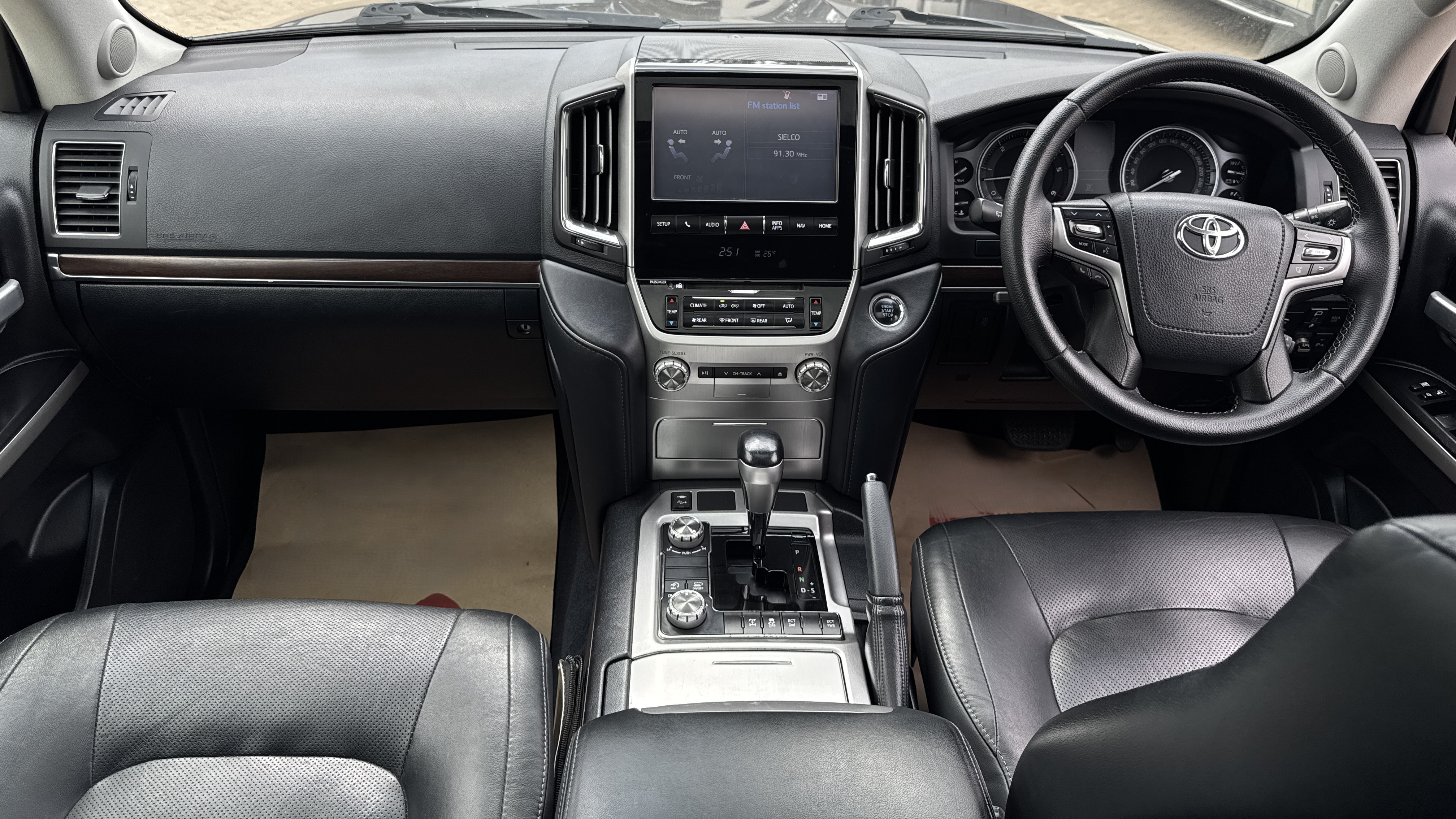 2018 TOYOTA LANDCRUISER VX