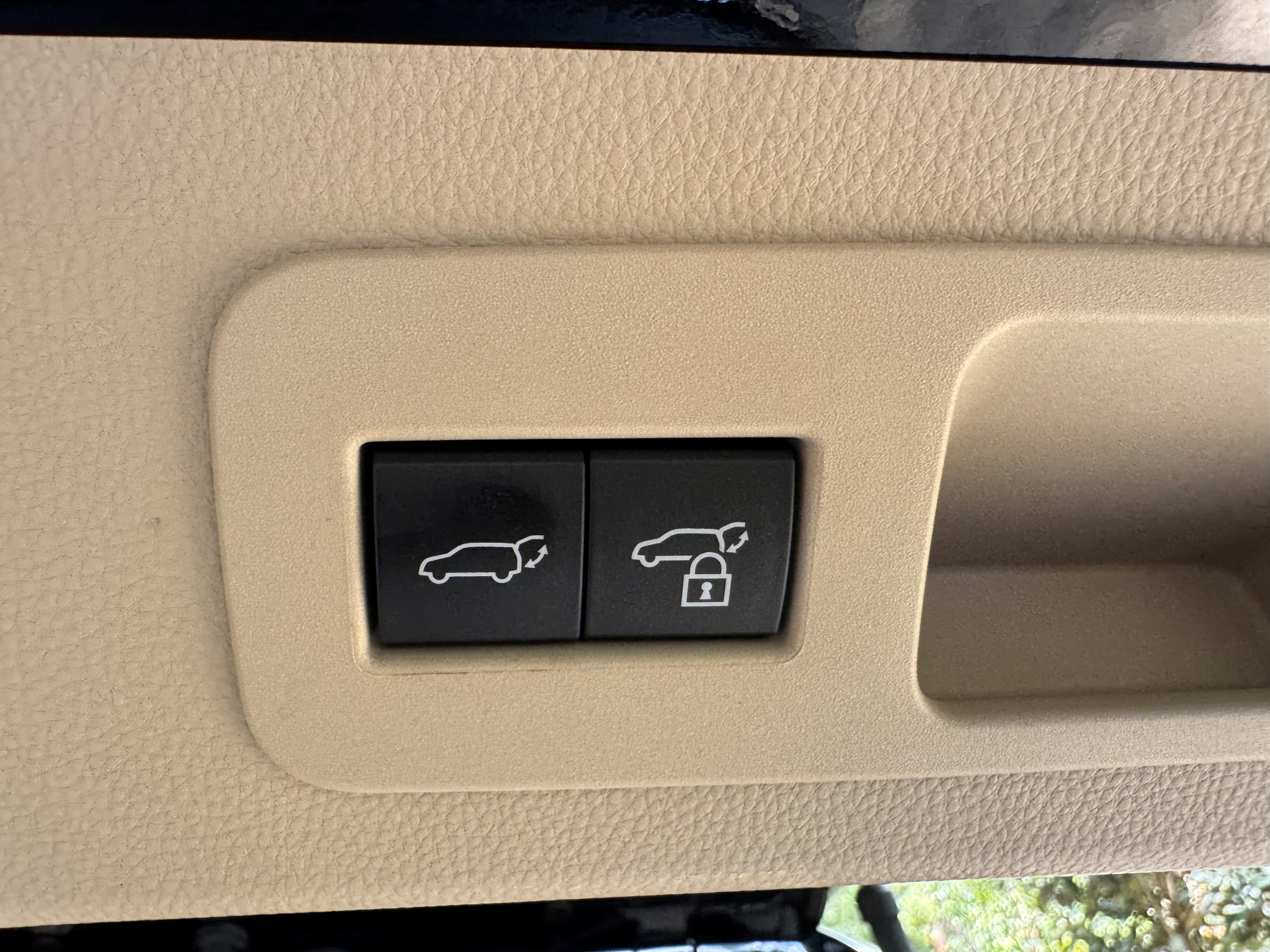 TOYOTA LANDCRUISER LC300