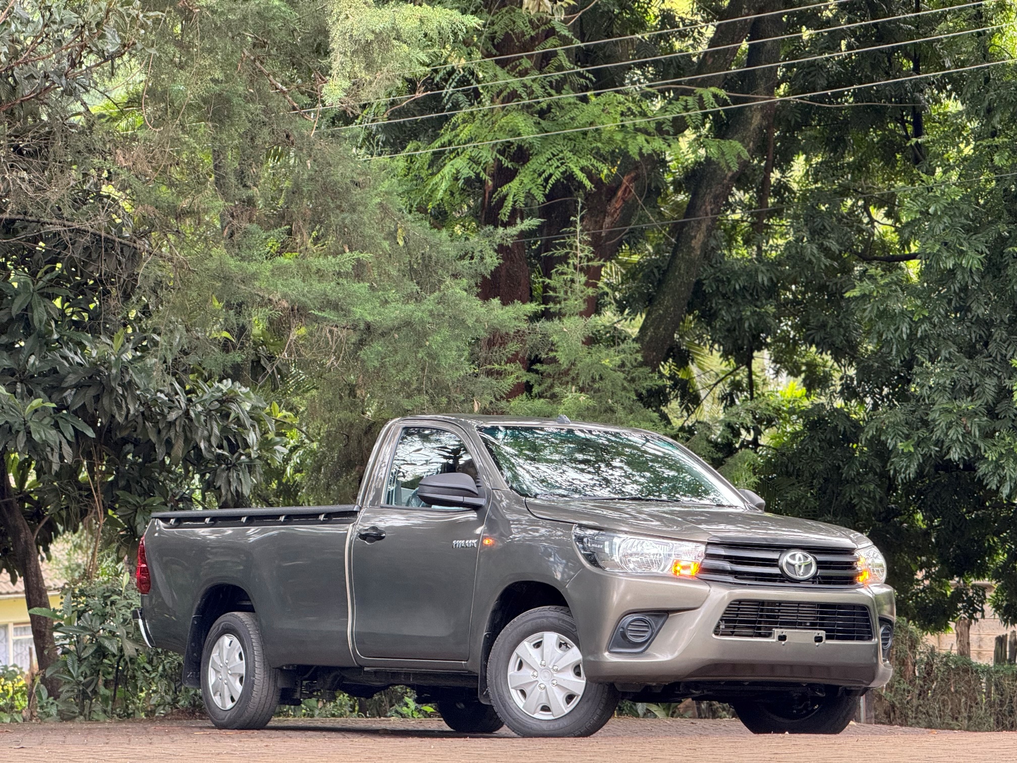 TOYOTA HILUX SINGLE CAB