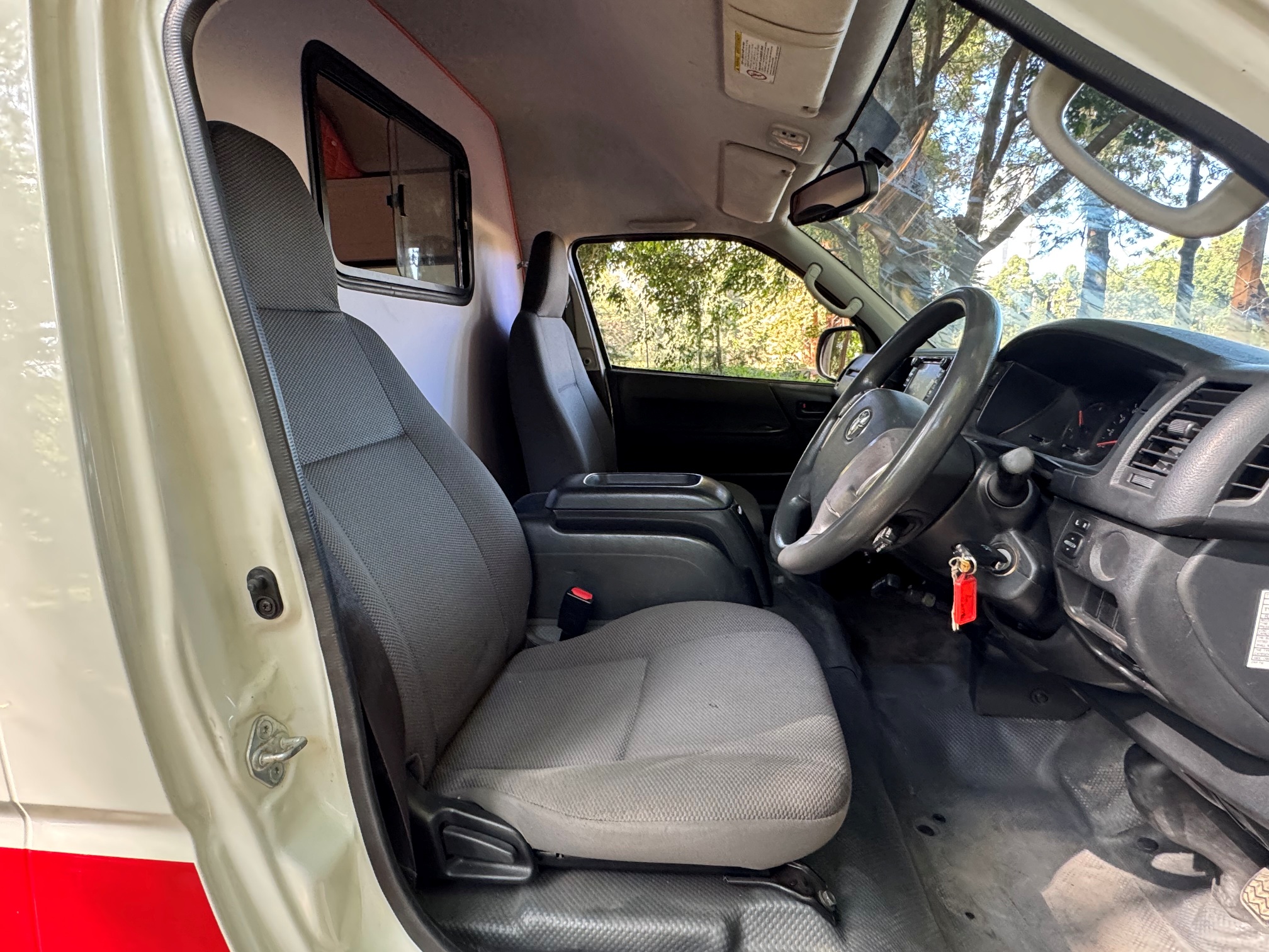 TOYOTA HIACE AMBULANCE VAN