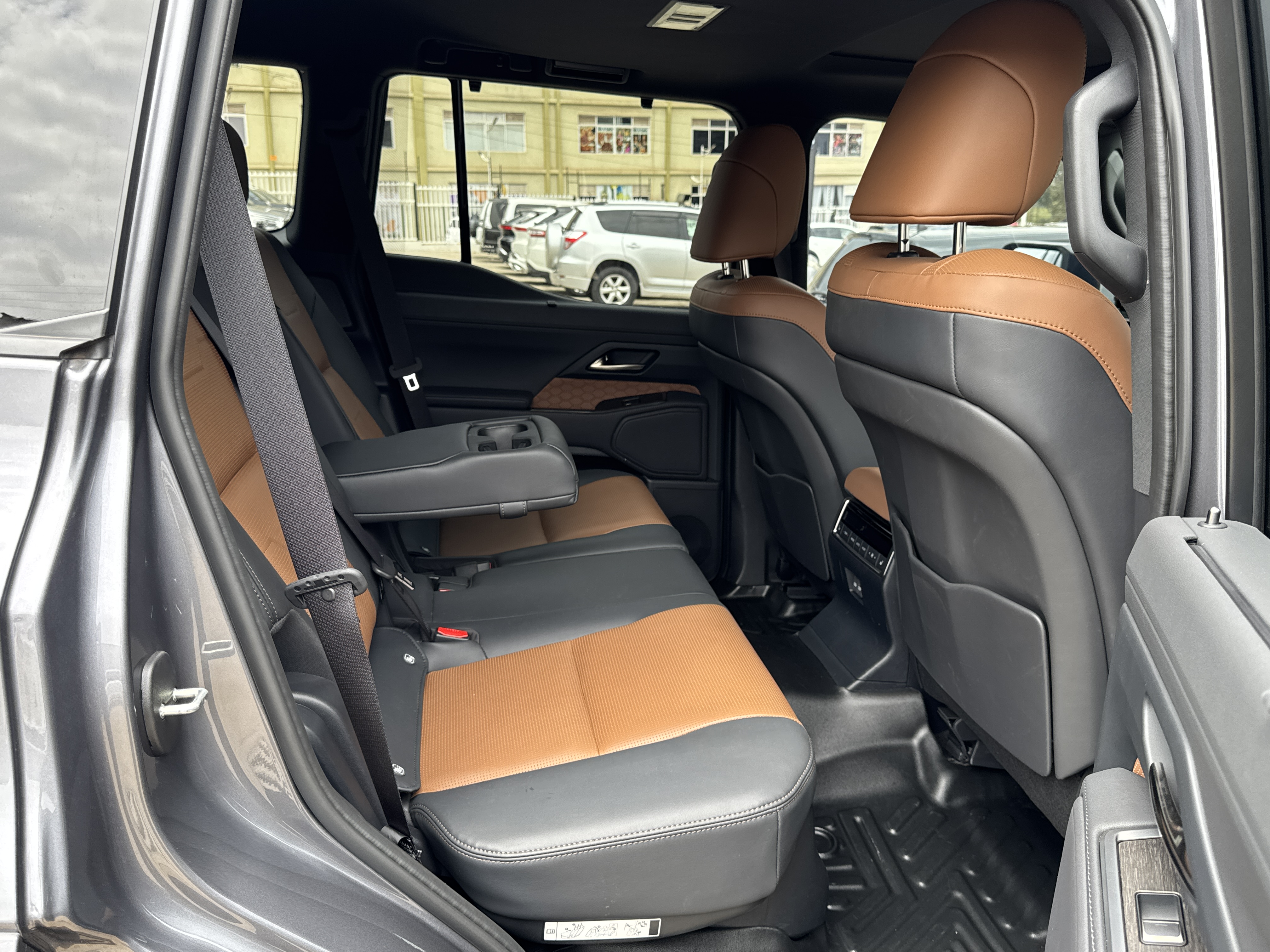 2025 LEXUS GX550