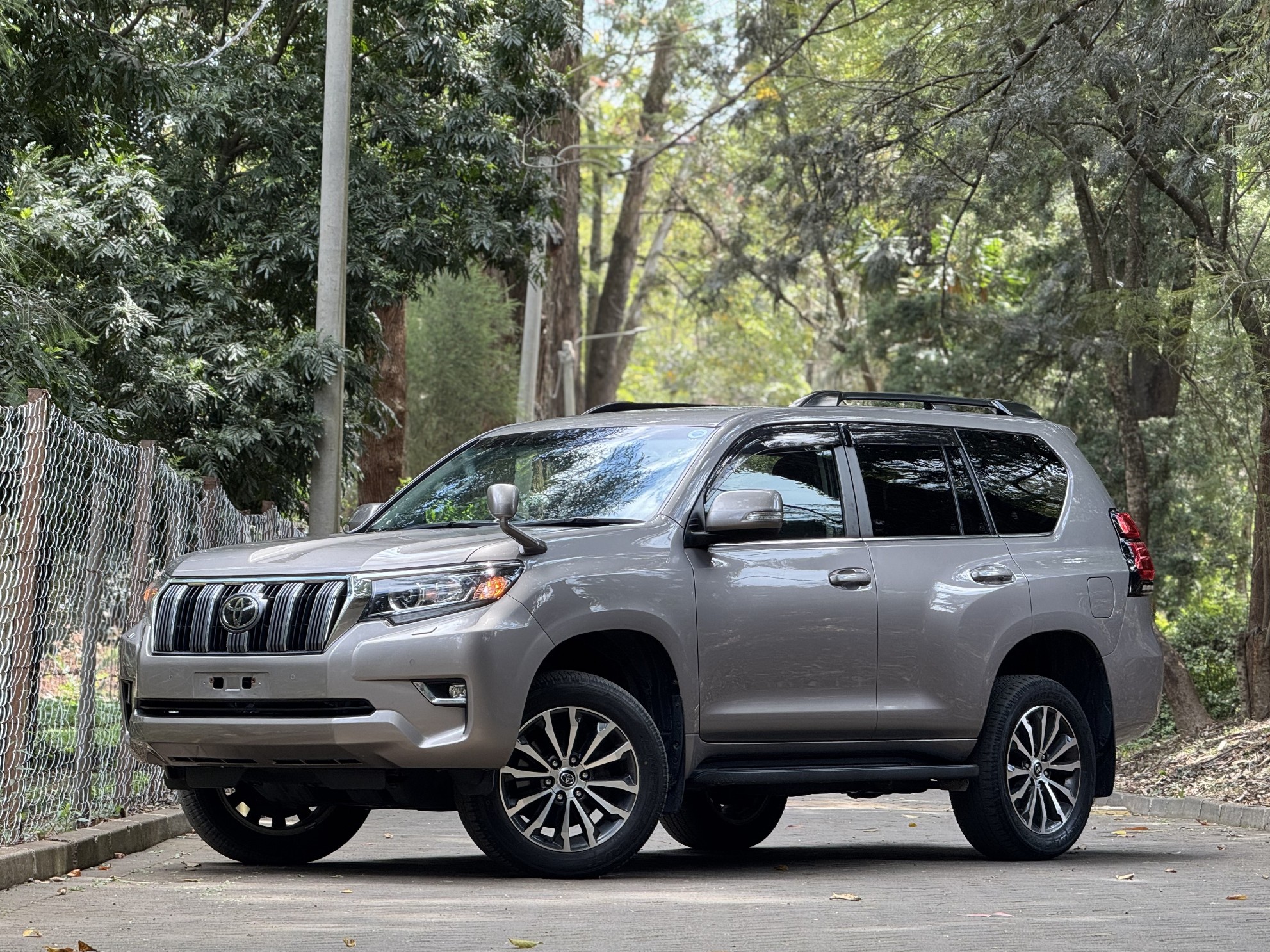 TOYOTA LANDCRUISER PRADO