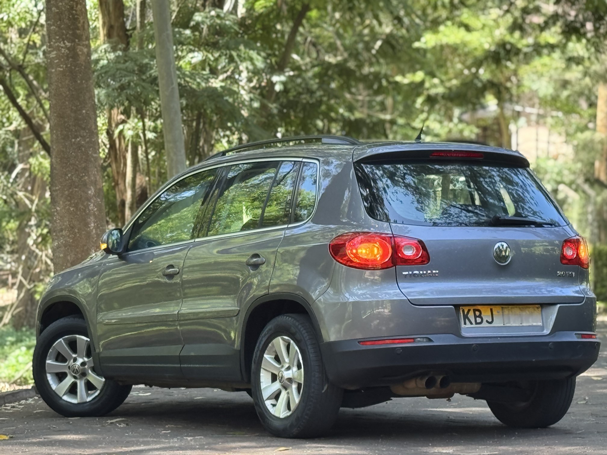 VOLKWAGEN TIGUAN