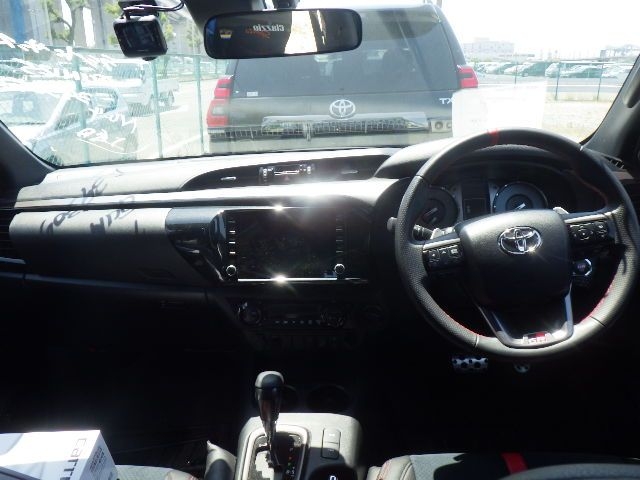 TOYOTA HILUX GR SPORT