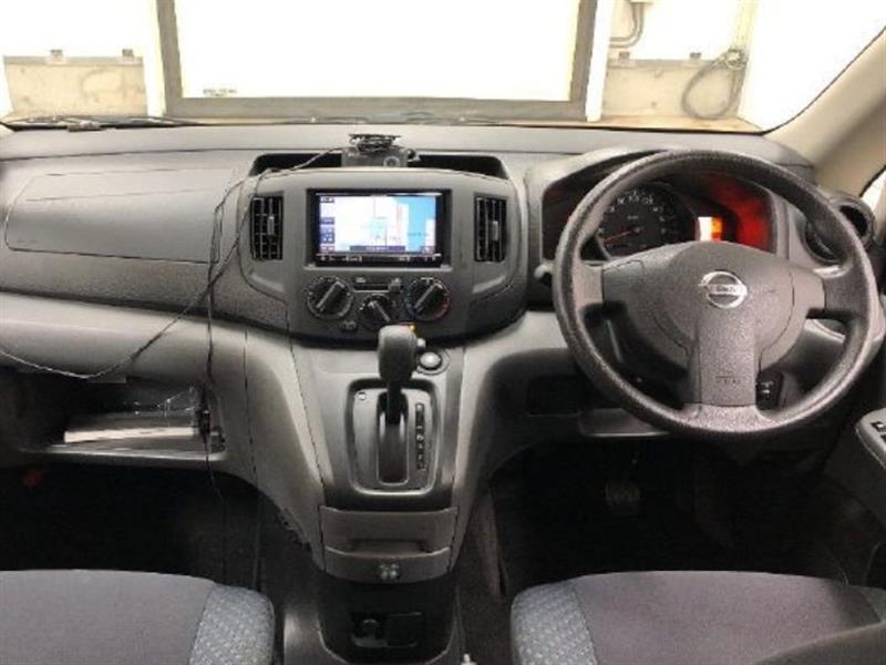 NISSAN NV200