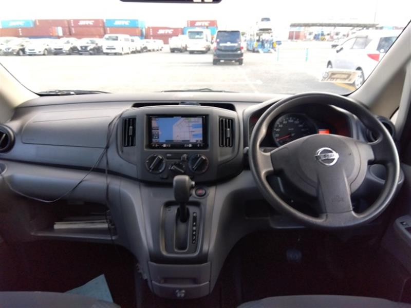 NISSAN NV200