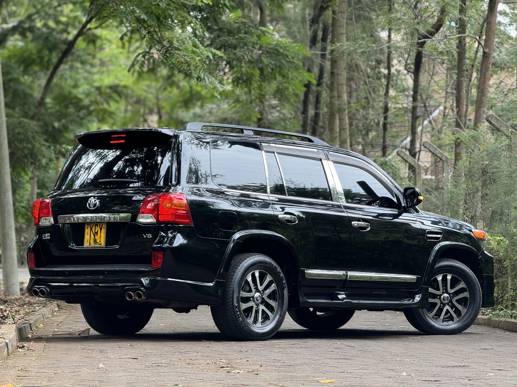 TOYOTA LANDCRUISER ZX