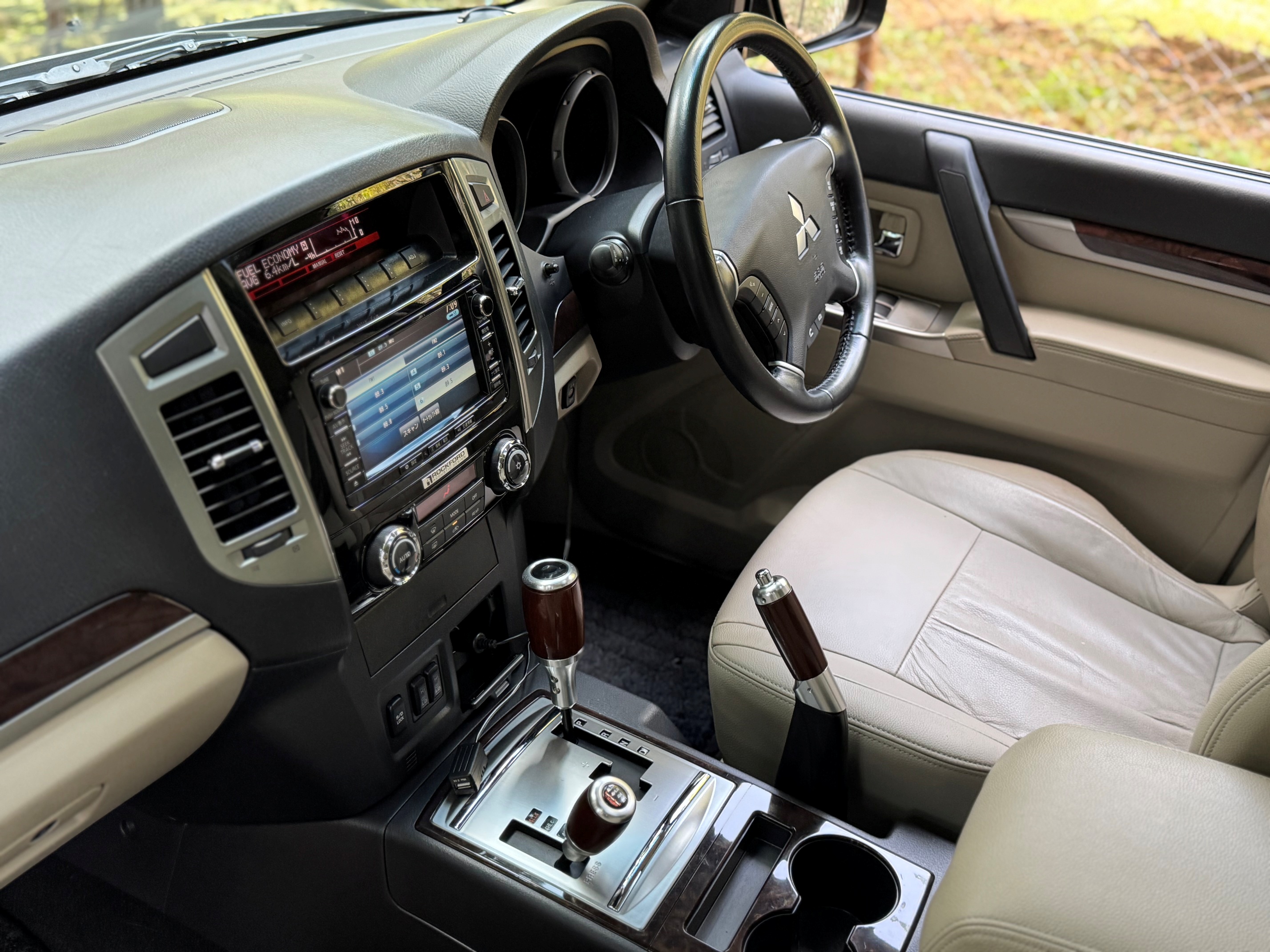 MITSUBISHI PAJERO DI.D EXCEED