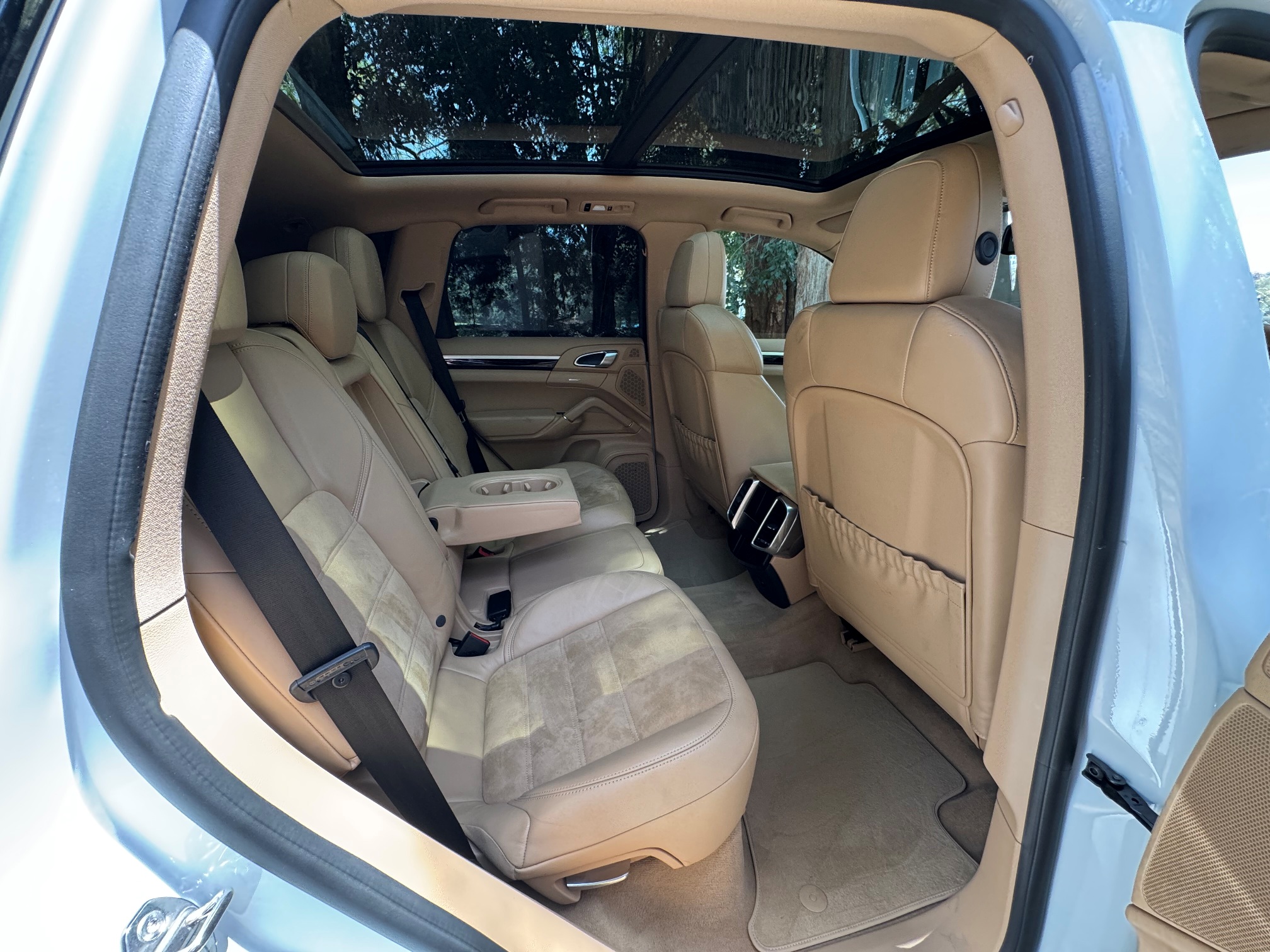 PORSCHE CAYENNE PLATINUM EDITION