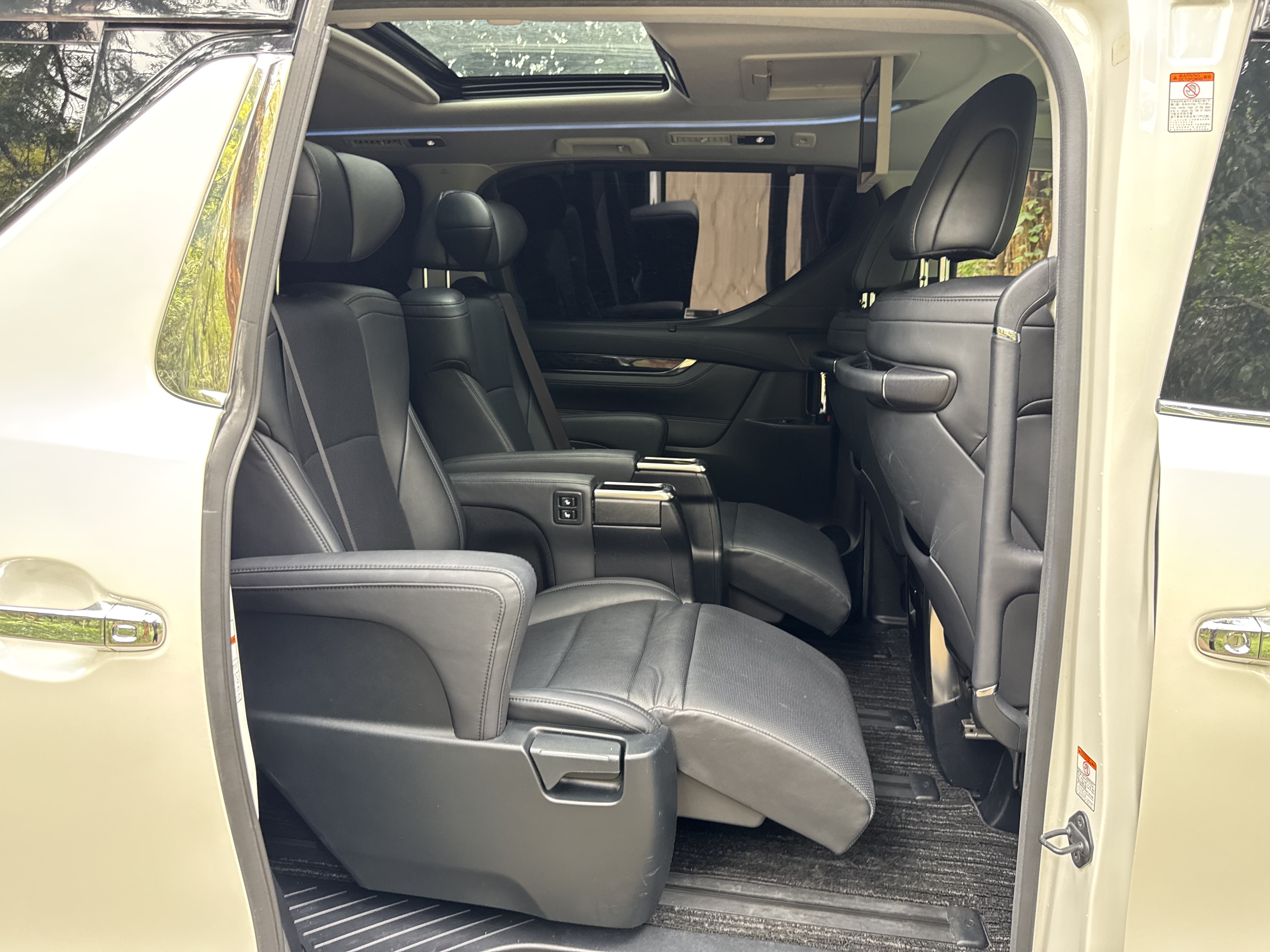 2019 TOYOTA VELLFIRE