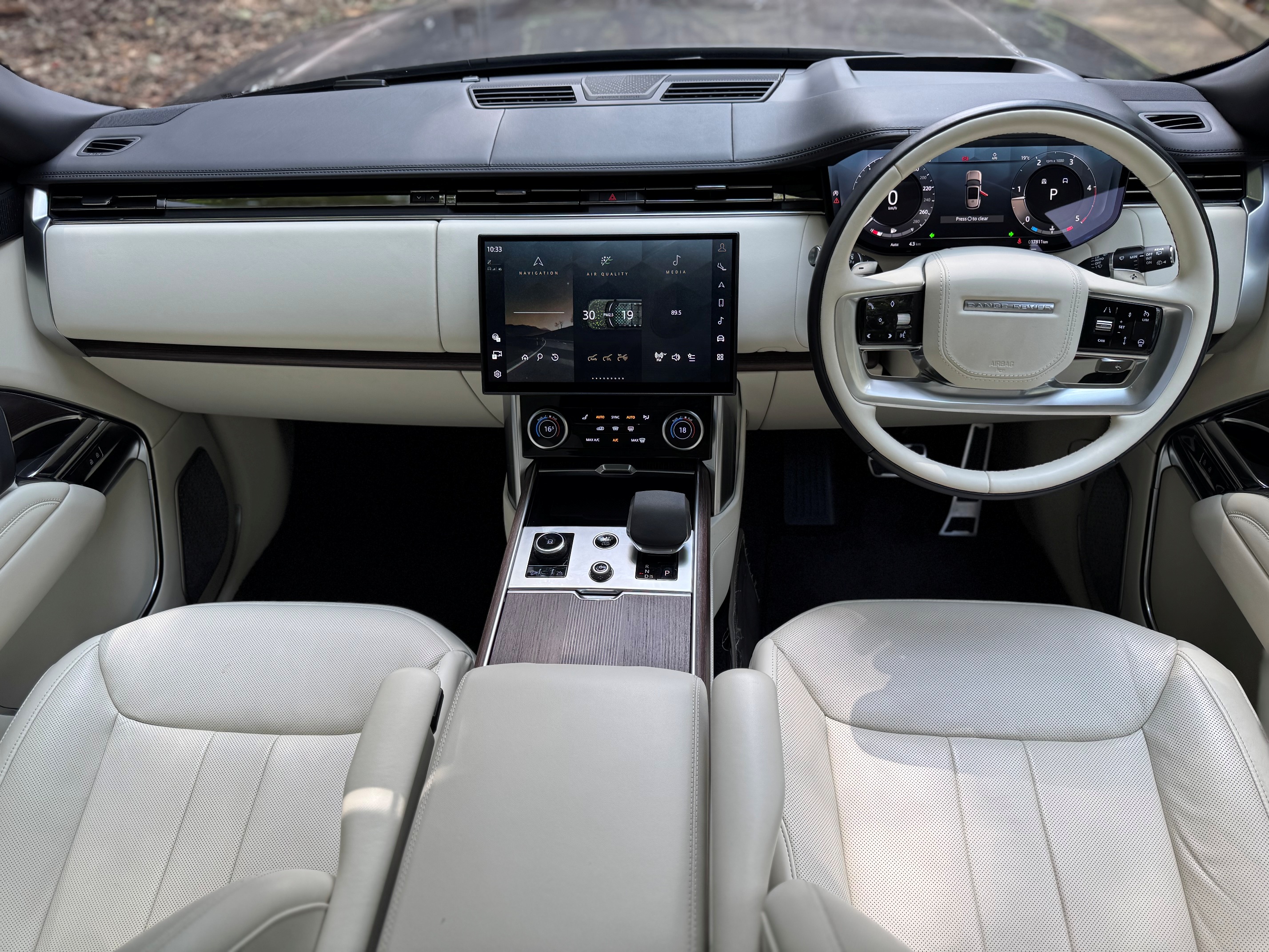 RANGE ROVER AUTOBIOGRAPHY
