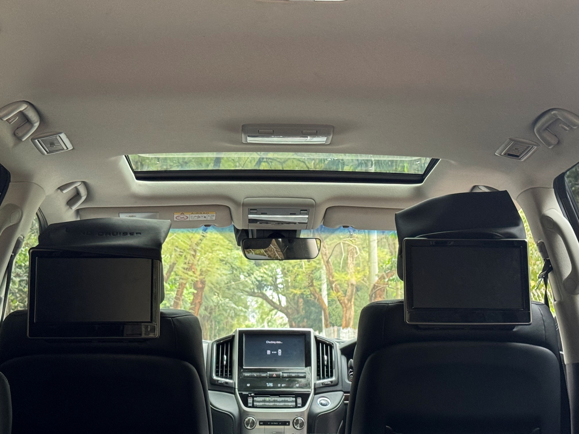 TOYOTA LANDCRUISER SAHARA