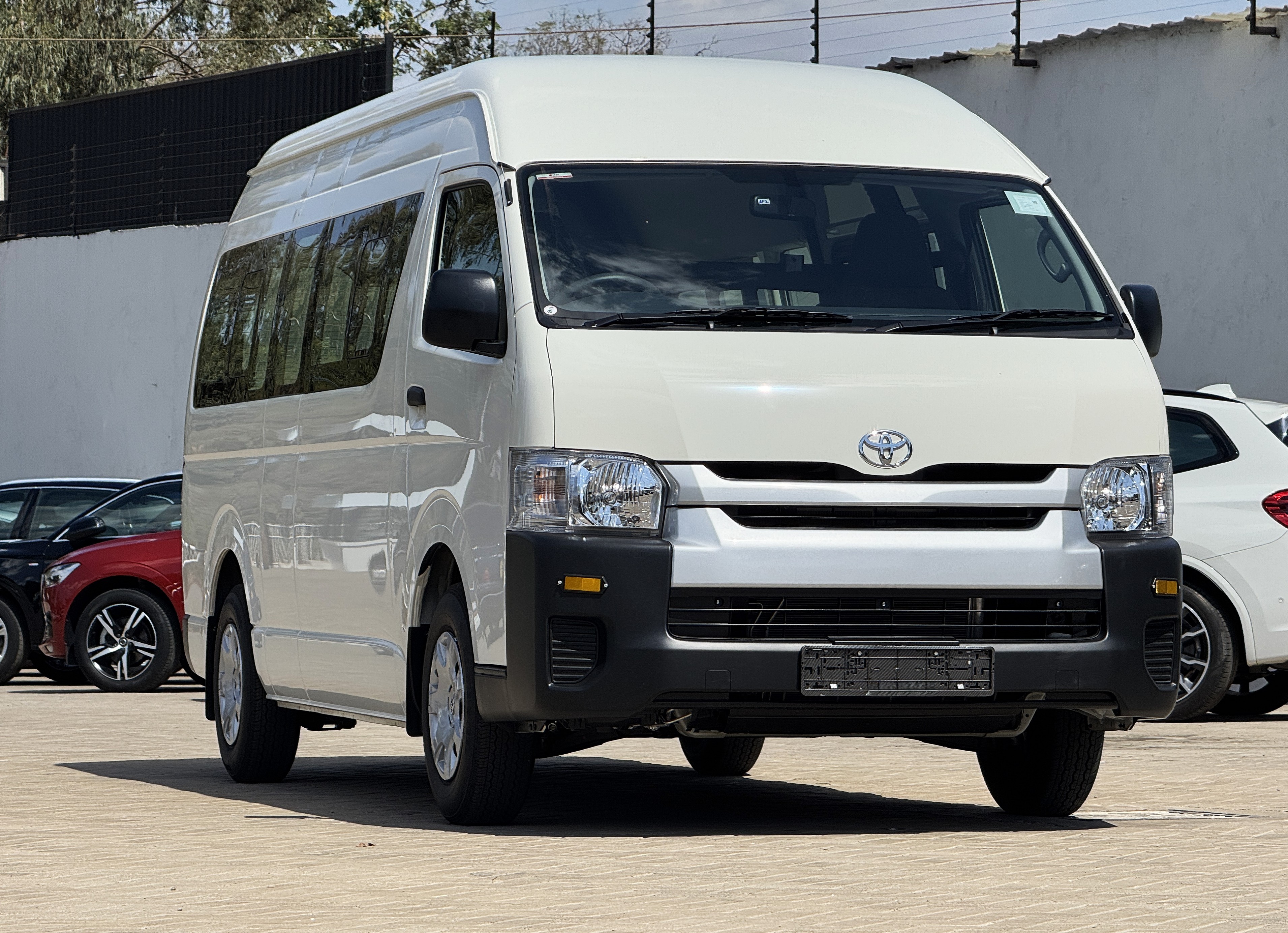 2026 TOYOTA HIACE 9L