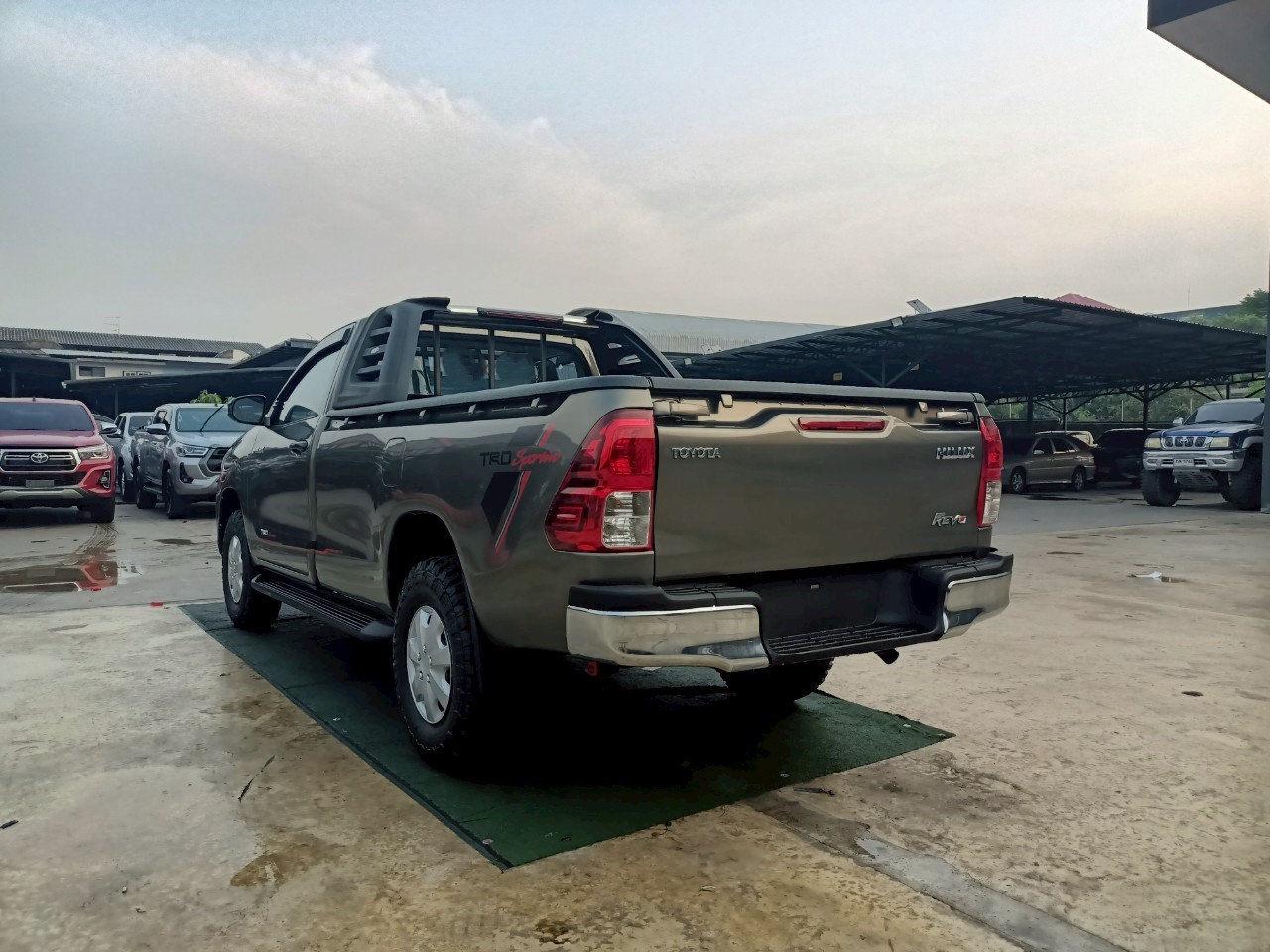 TOYOTA HILUX HIGHRIDER