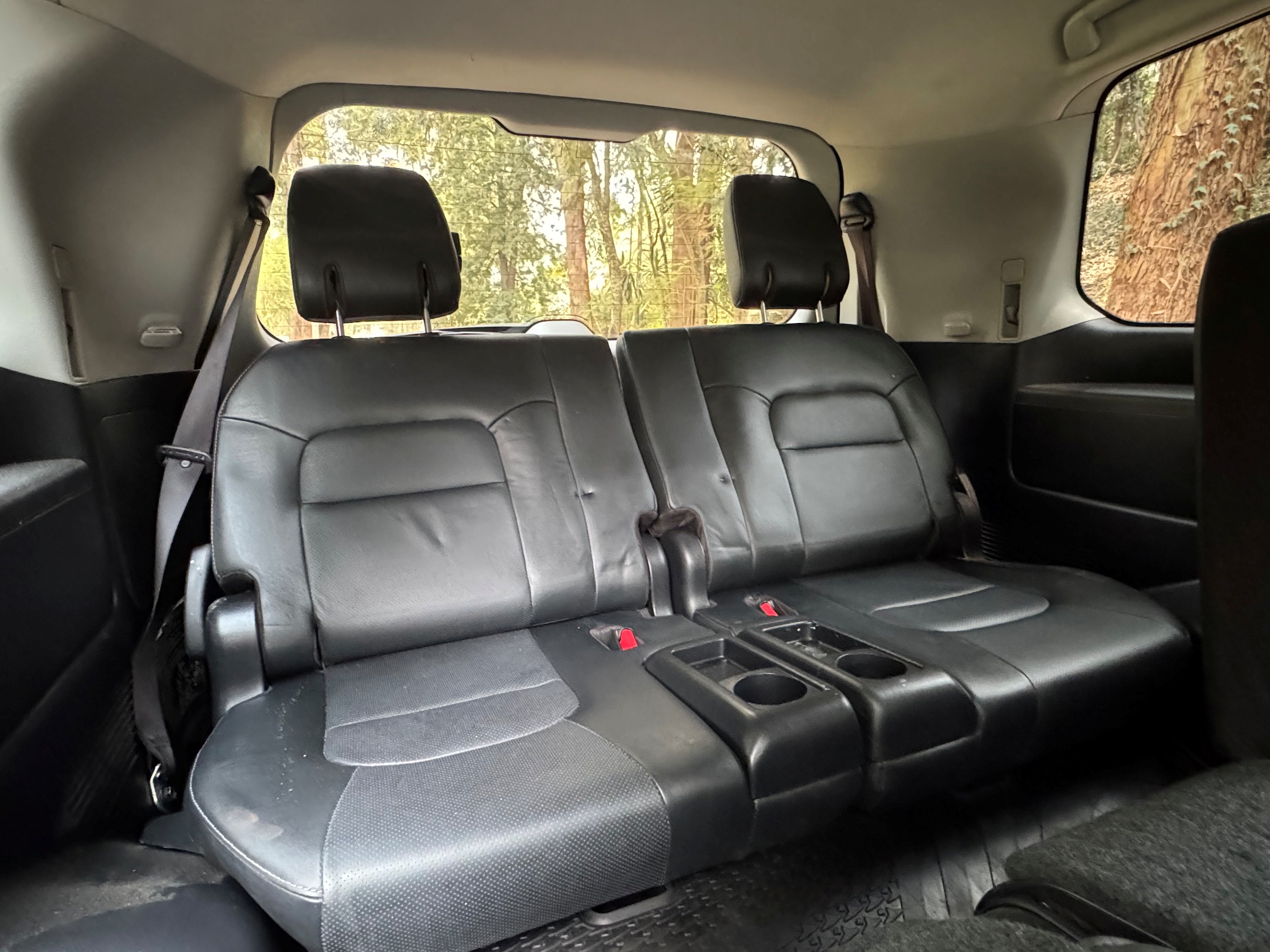 TOYOTA LANDCRIUSER V8 SAHARA